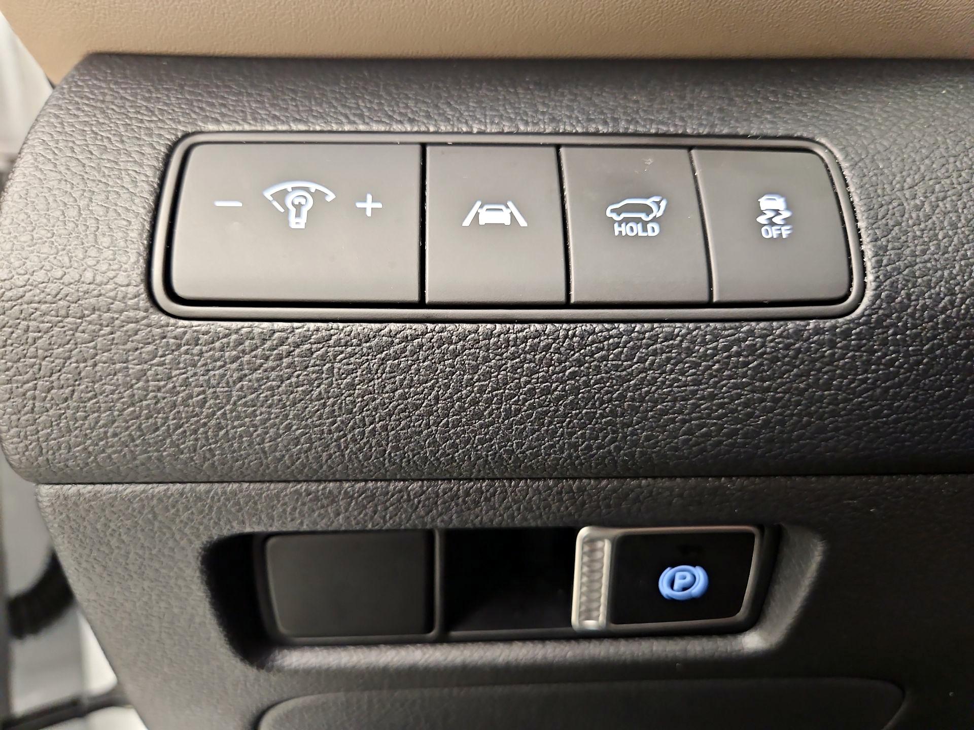 Thumbnail: 2022 Hyundai Santa Fe - 13