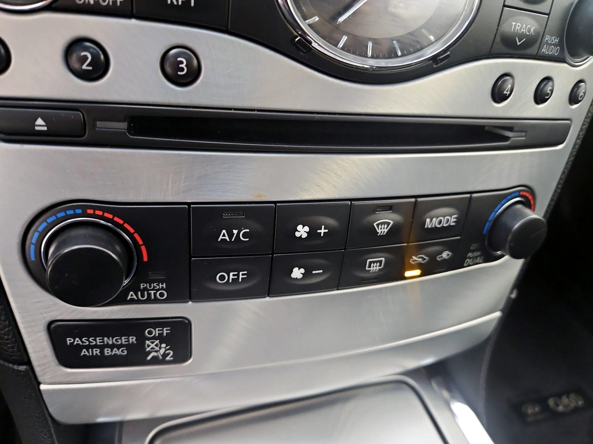 Thumbnail: 2014 INFINITI Q60 - 17