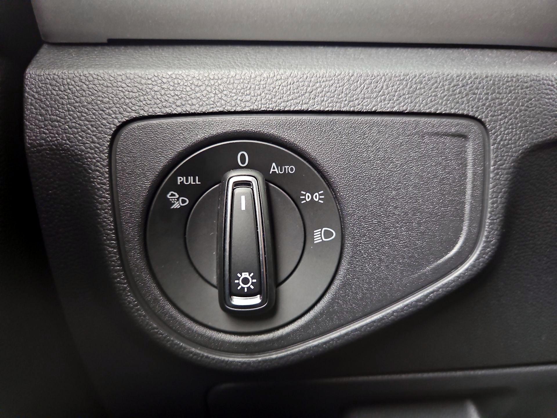 Thumbnail: 2021 Volkswagen Atlas - 13