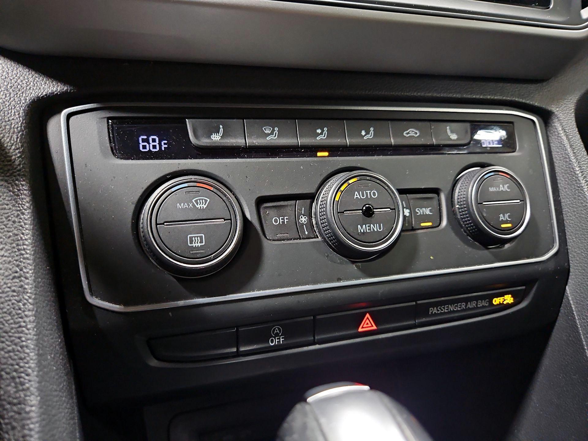 Thumbnail: 2021 Volkswagen Atlas - 16