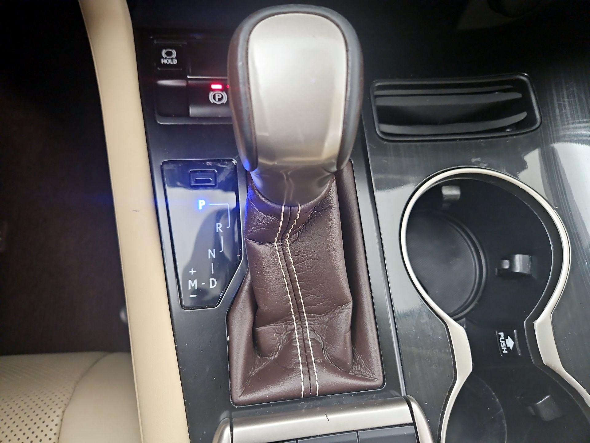 Thumbnail: 2020 Lexus RX - 17