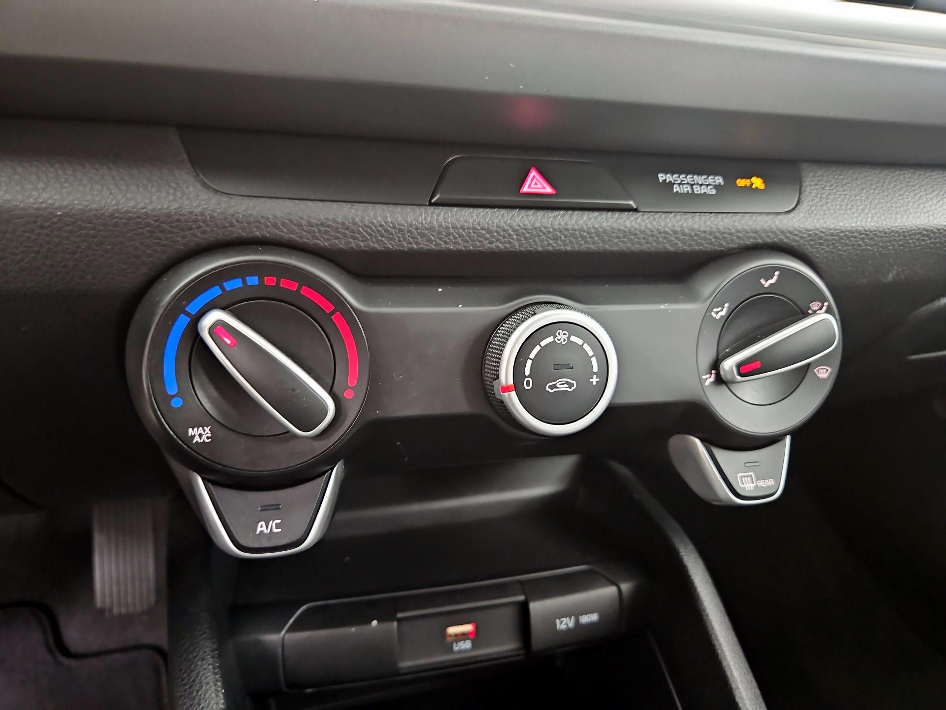 Thumbnail: 2022 Kia Rio5 - 16