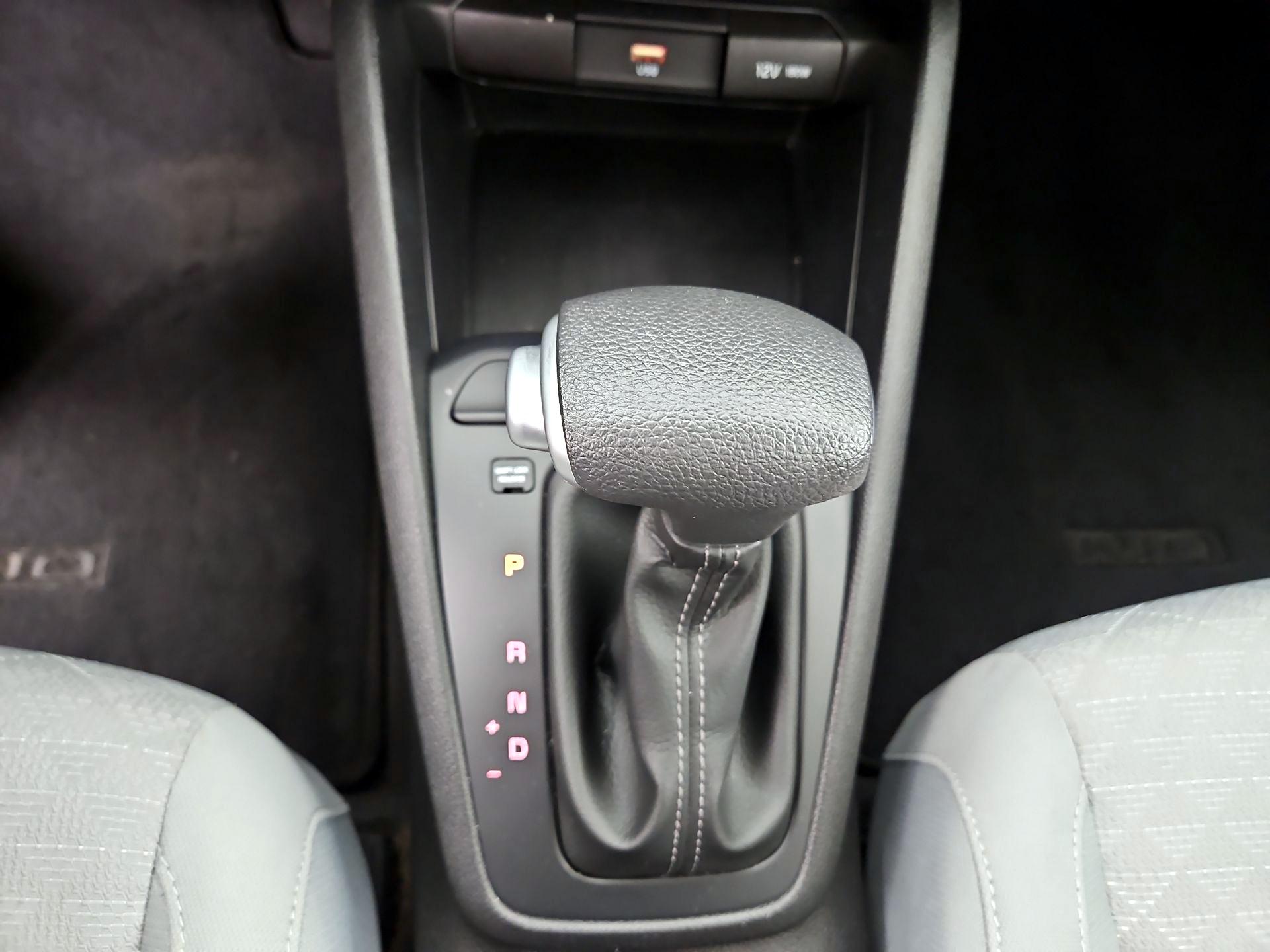 Thumbnail: 2022 Kia Rio5 - 17