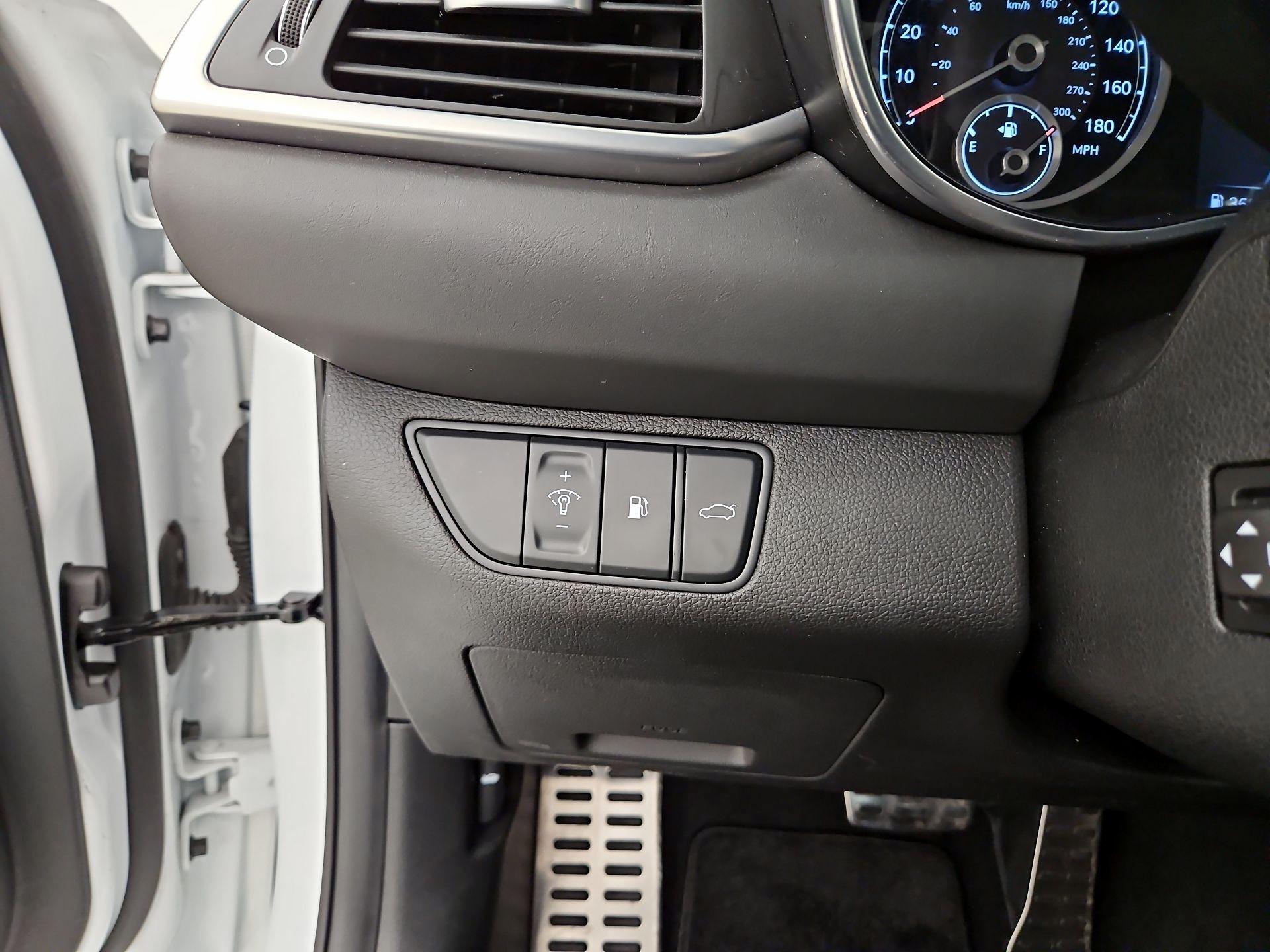 Thumbnail: 2023 Genesis G70 - 13