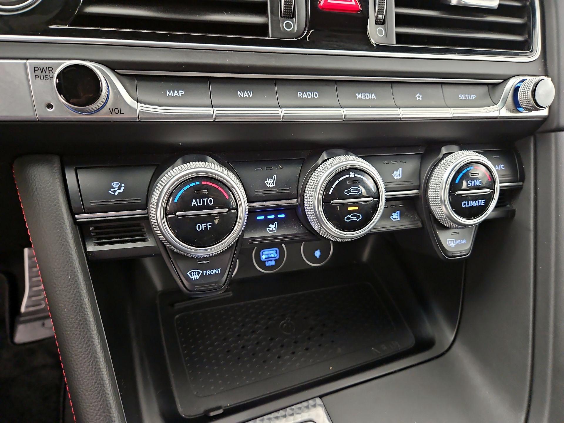 Thumbnail: 2023 Genesis G70 - 17