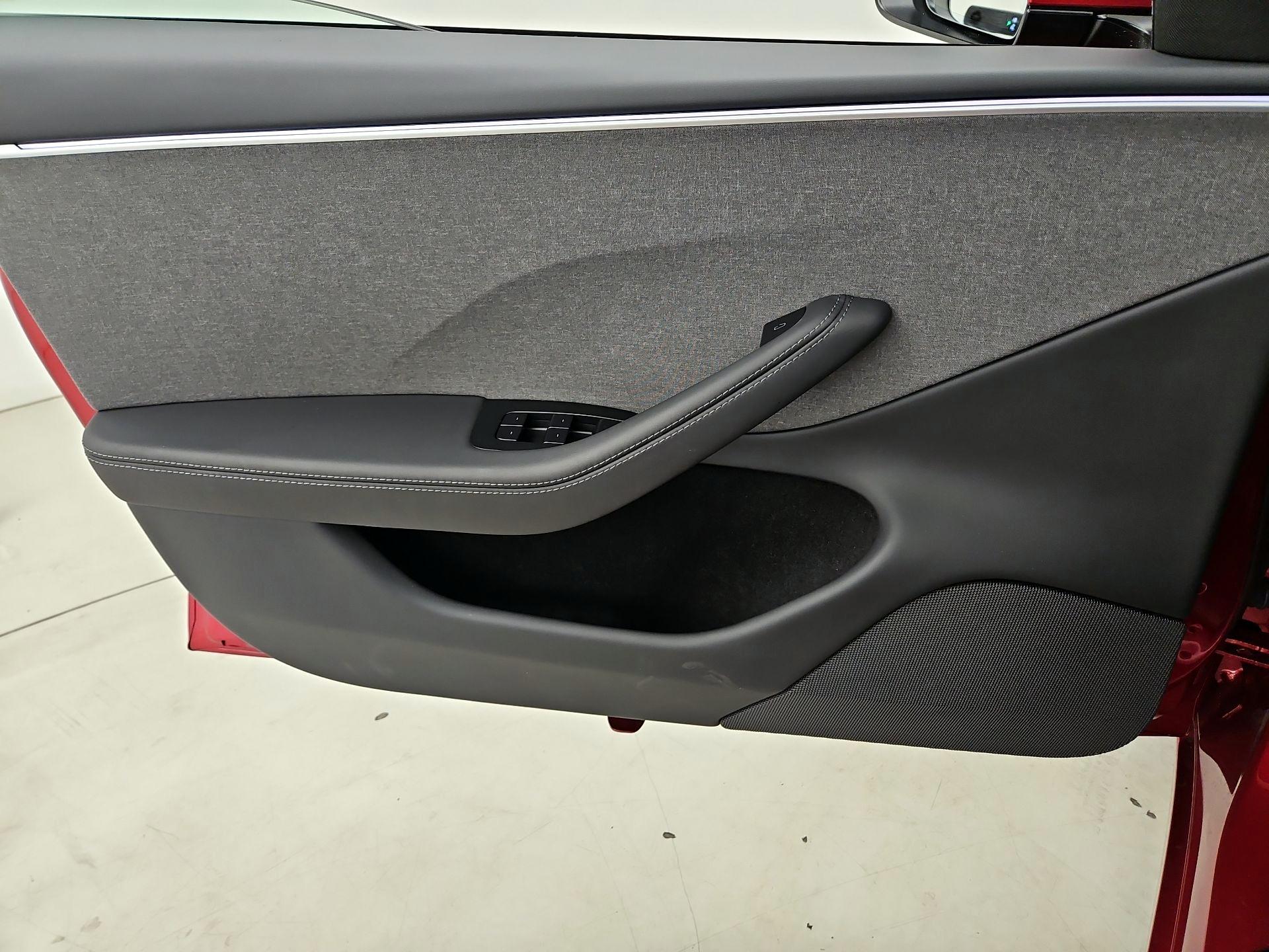 Thumbnail: 2025 Tesla Model 3 - 12