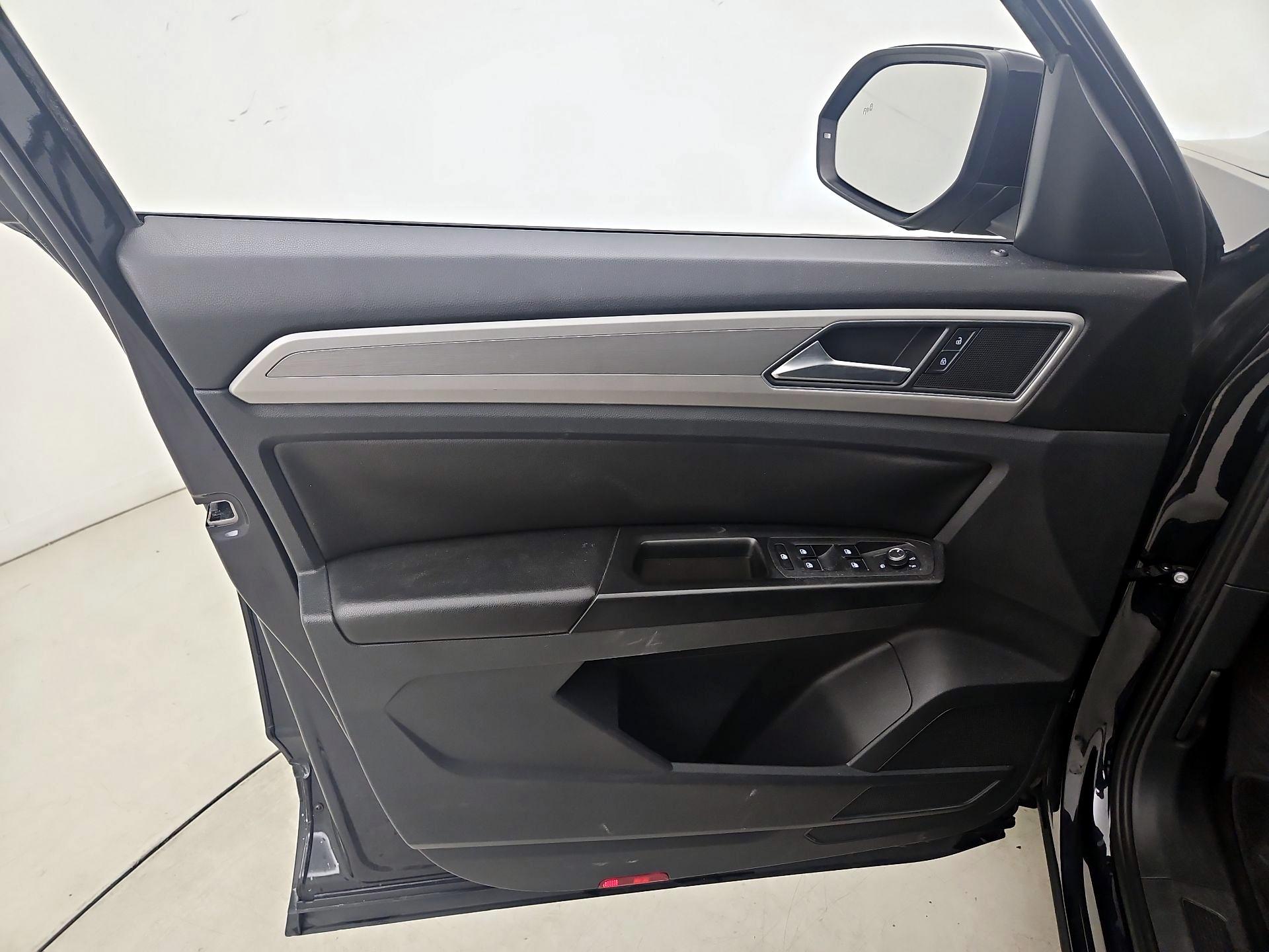 Thumbnail: 2018 Volkswagen Atlas - 12