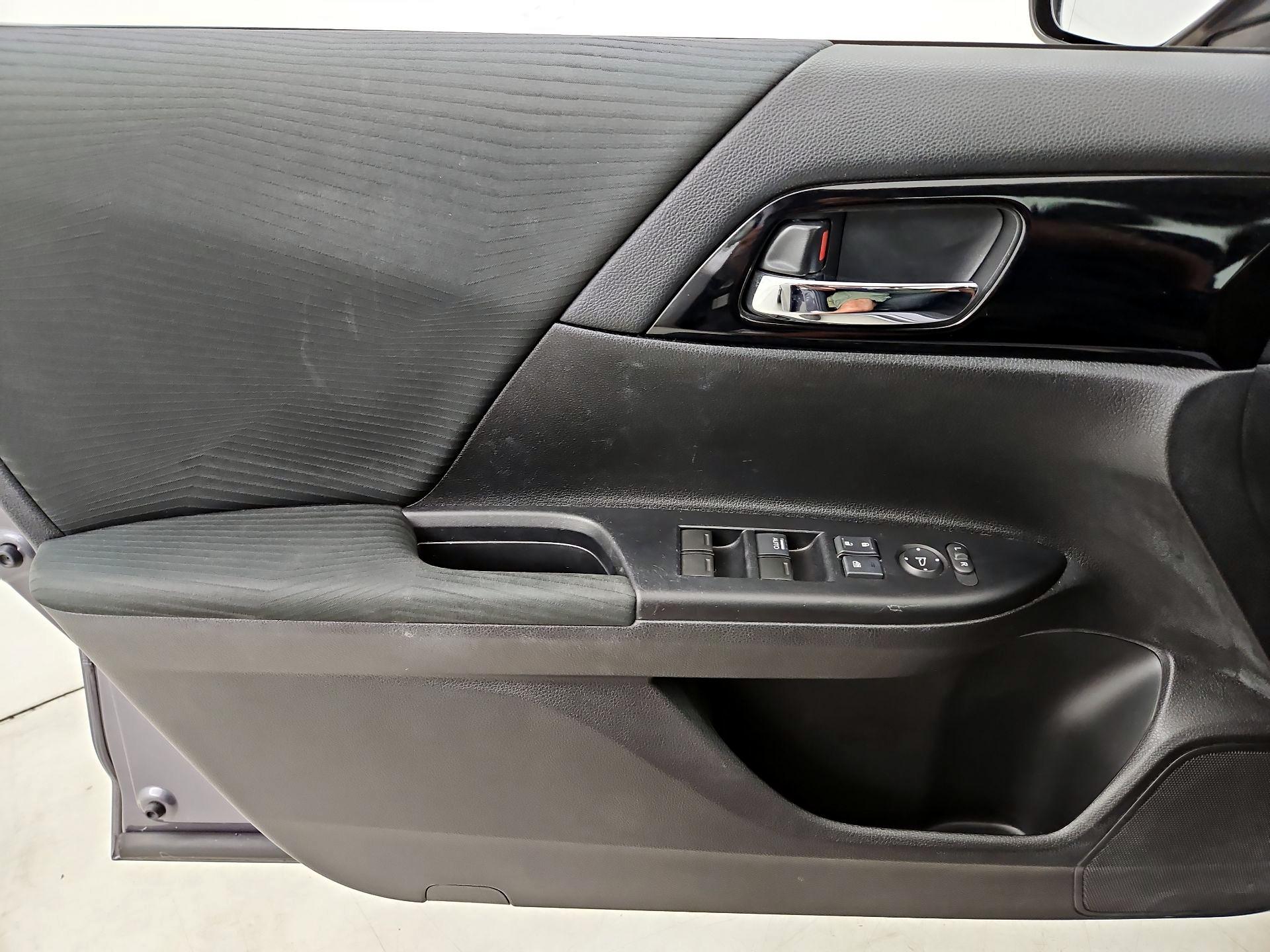 Thumbnail: 2016 Honda Accord - 12