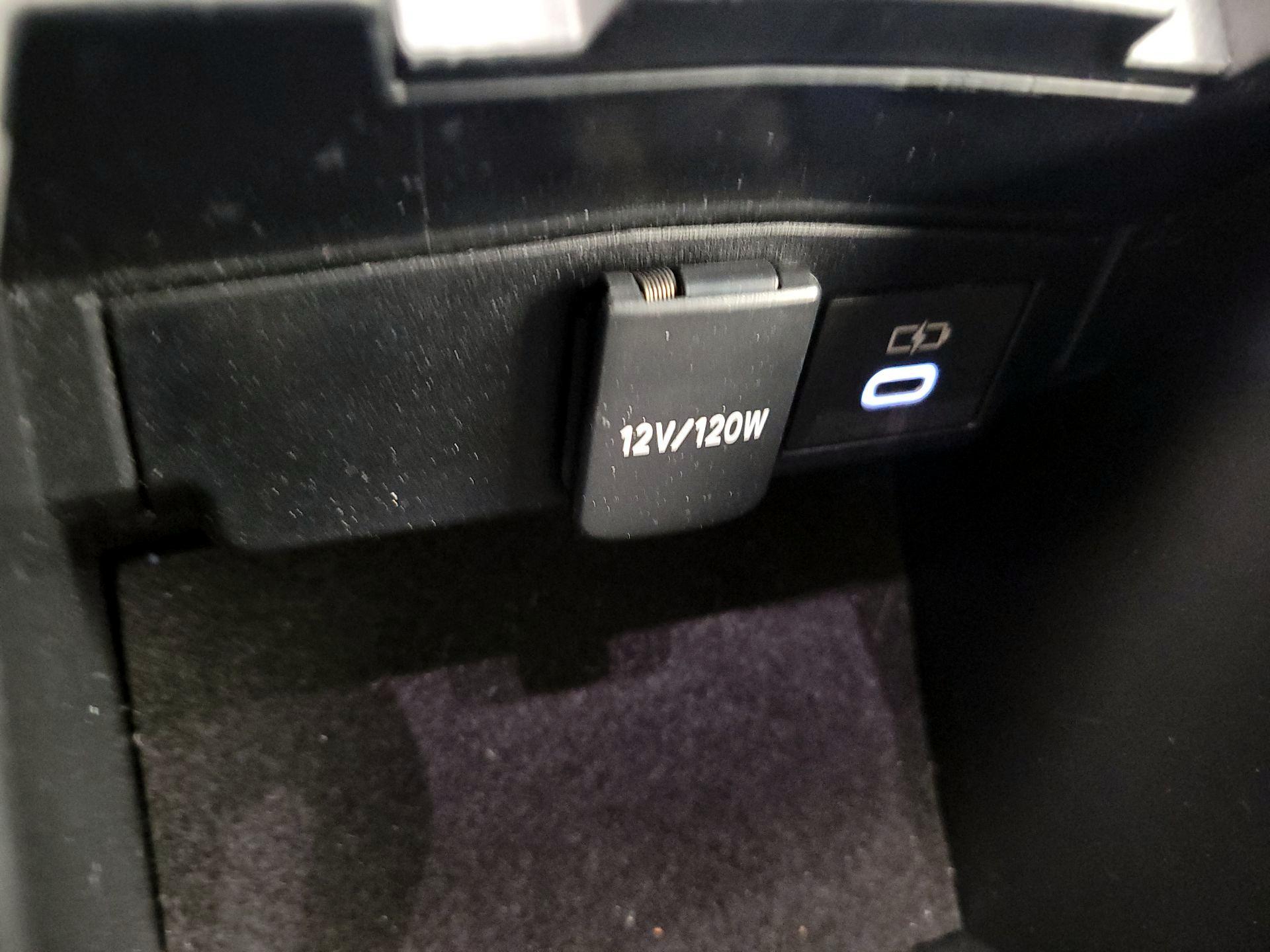 Thumbnail: 2023 Toyota Corolla - 18