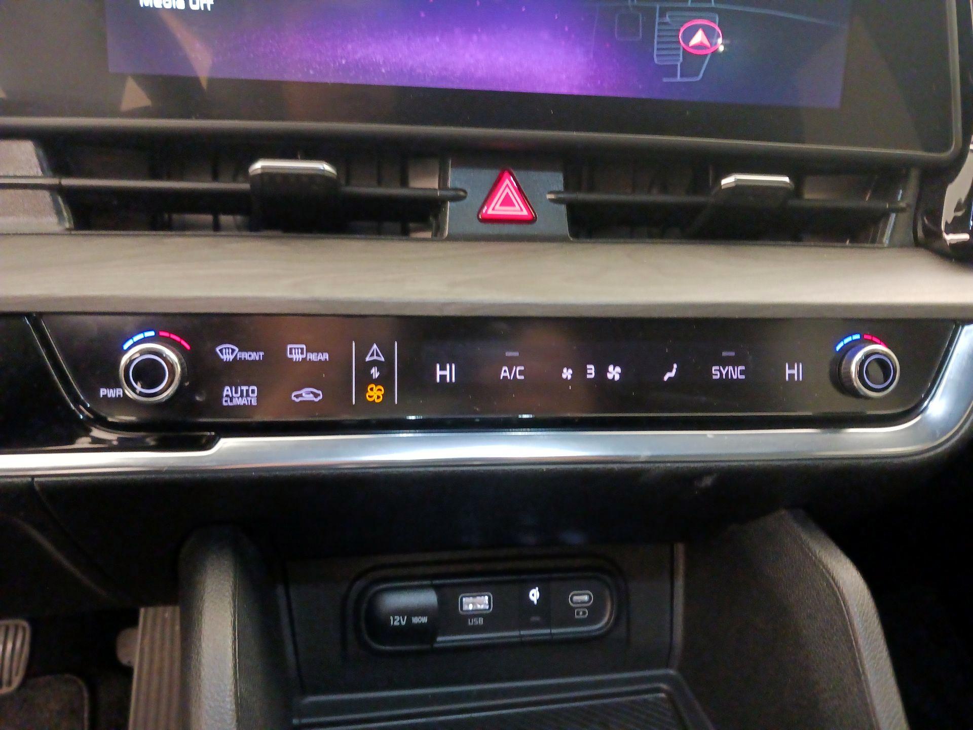 Thumbnail: 2023 Kia Sportage - 17