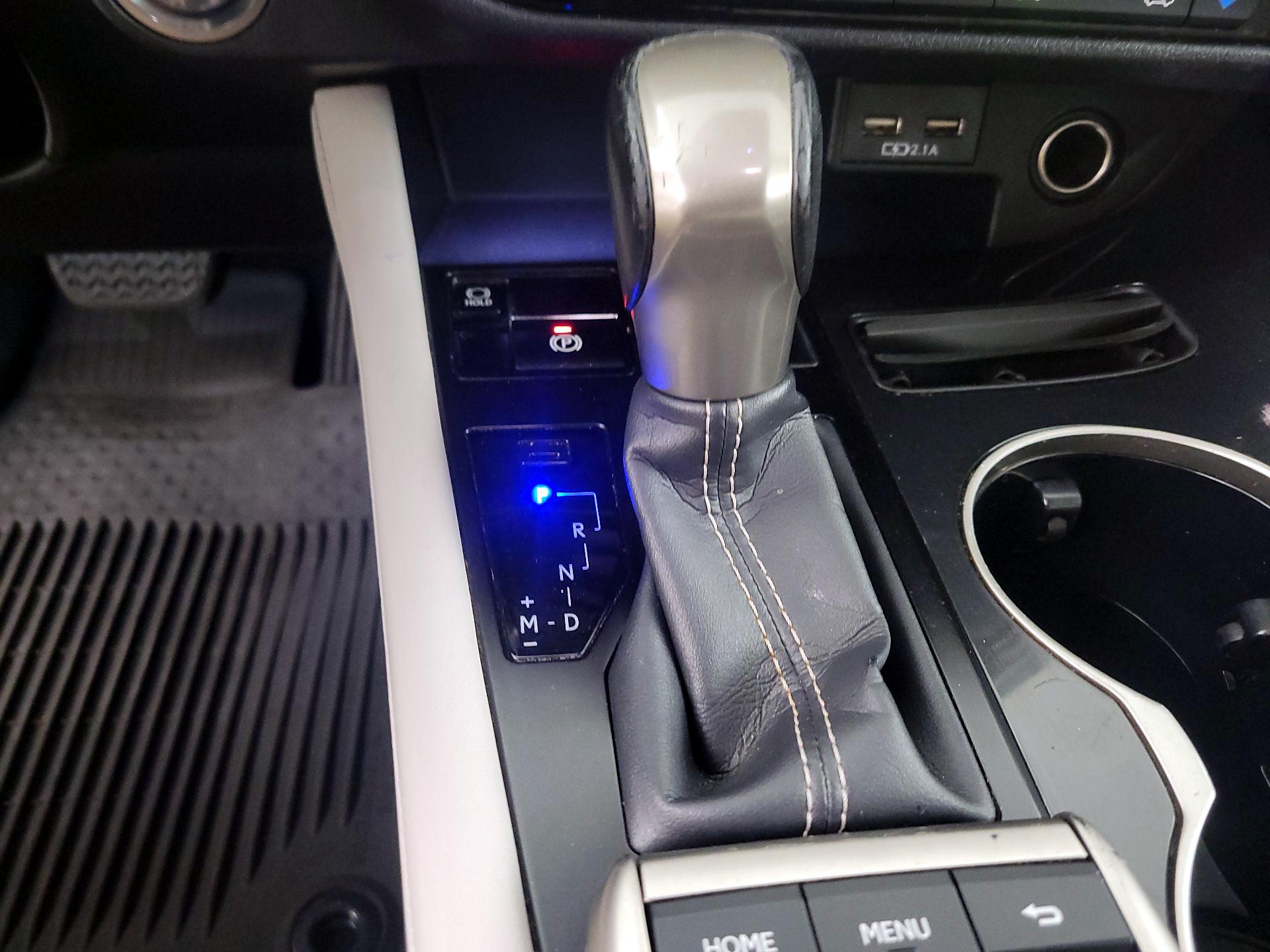 Thumbnail: 2022 Lexus RX - 17