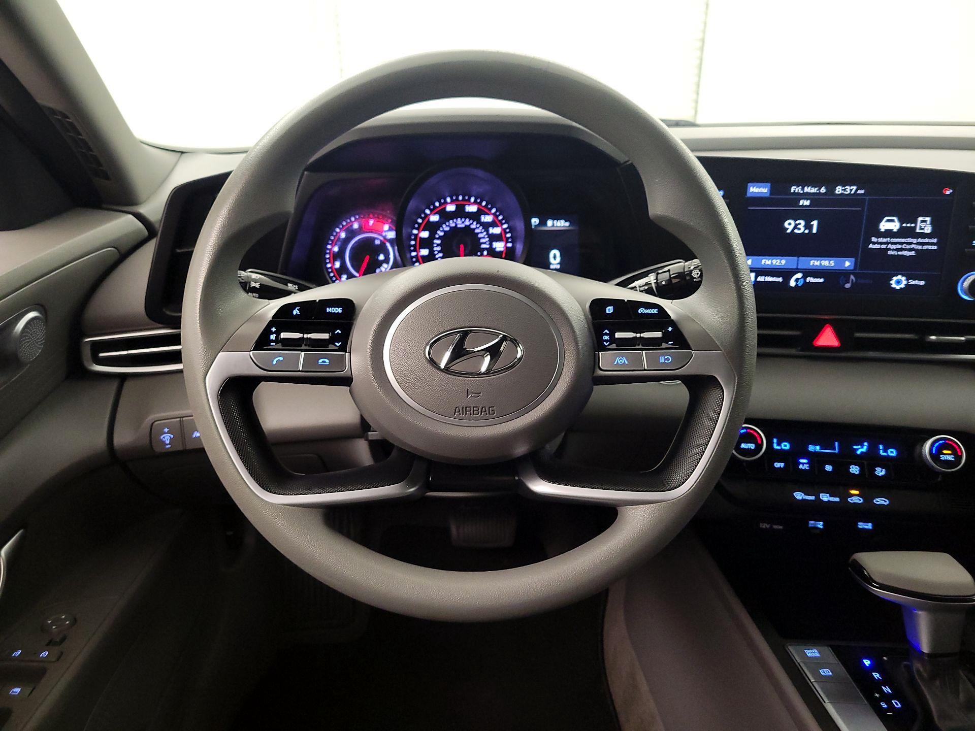 Thumbnail: 2023 Hyundai Elantra - 10