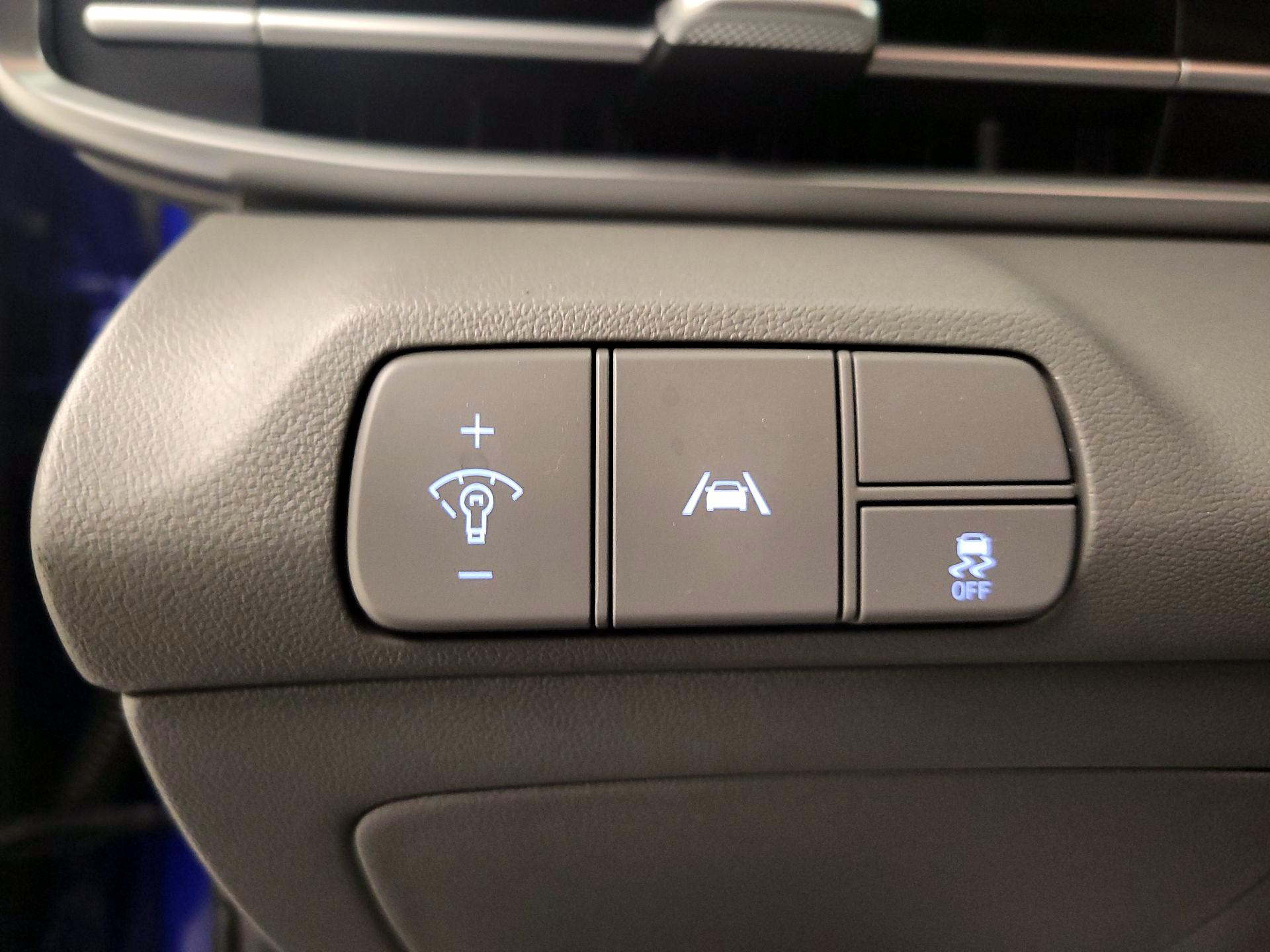 Thumbnail: 2023 Hyundai Elantra - 13