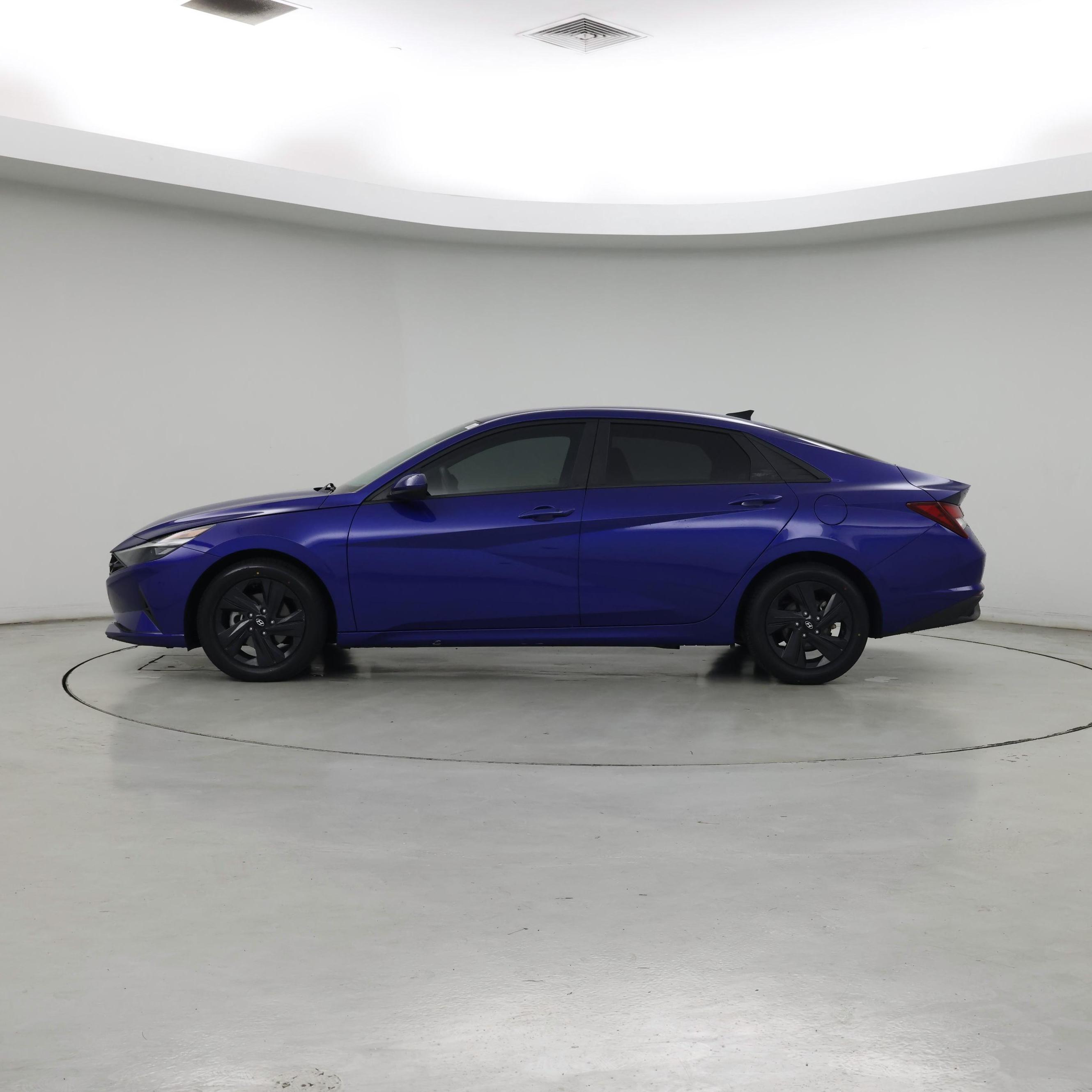 Thumbnail: 2023 Hyundai Elantra - 3