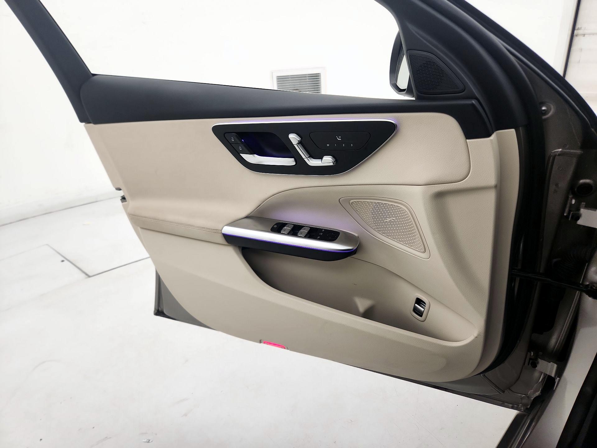 Thumbnail: 2023 Mercedes-Benz C-Class - 12