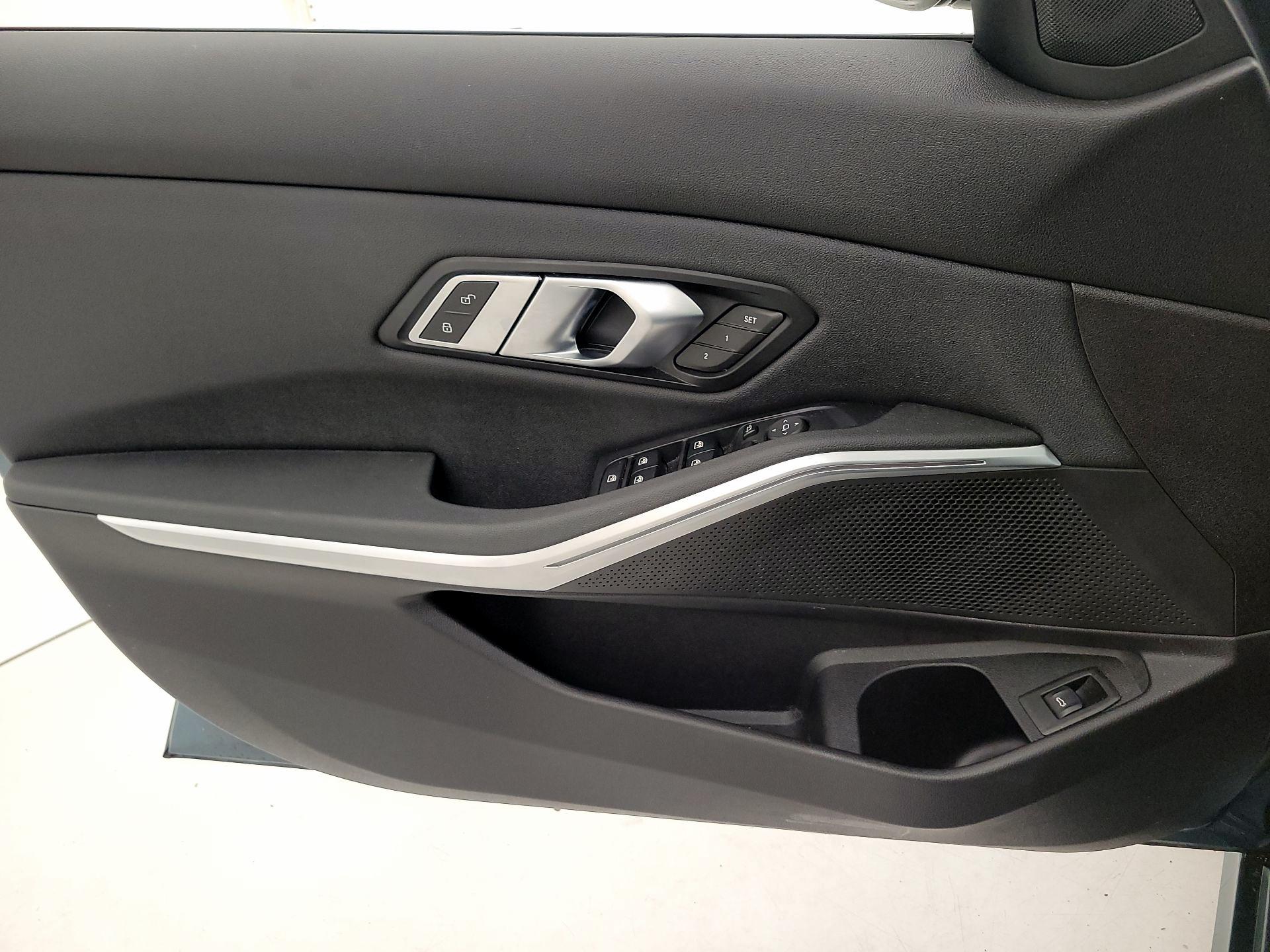 Thumbnail: 2021 BMW 3 Series - 12