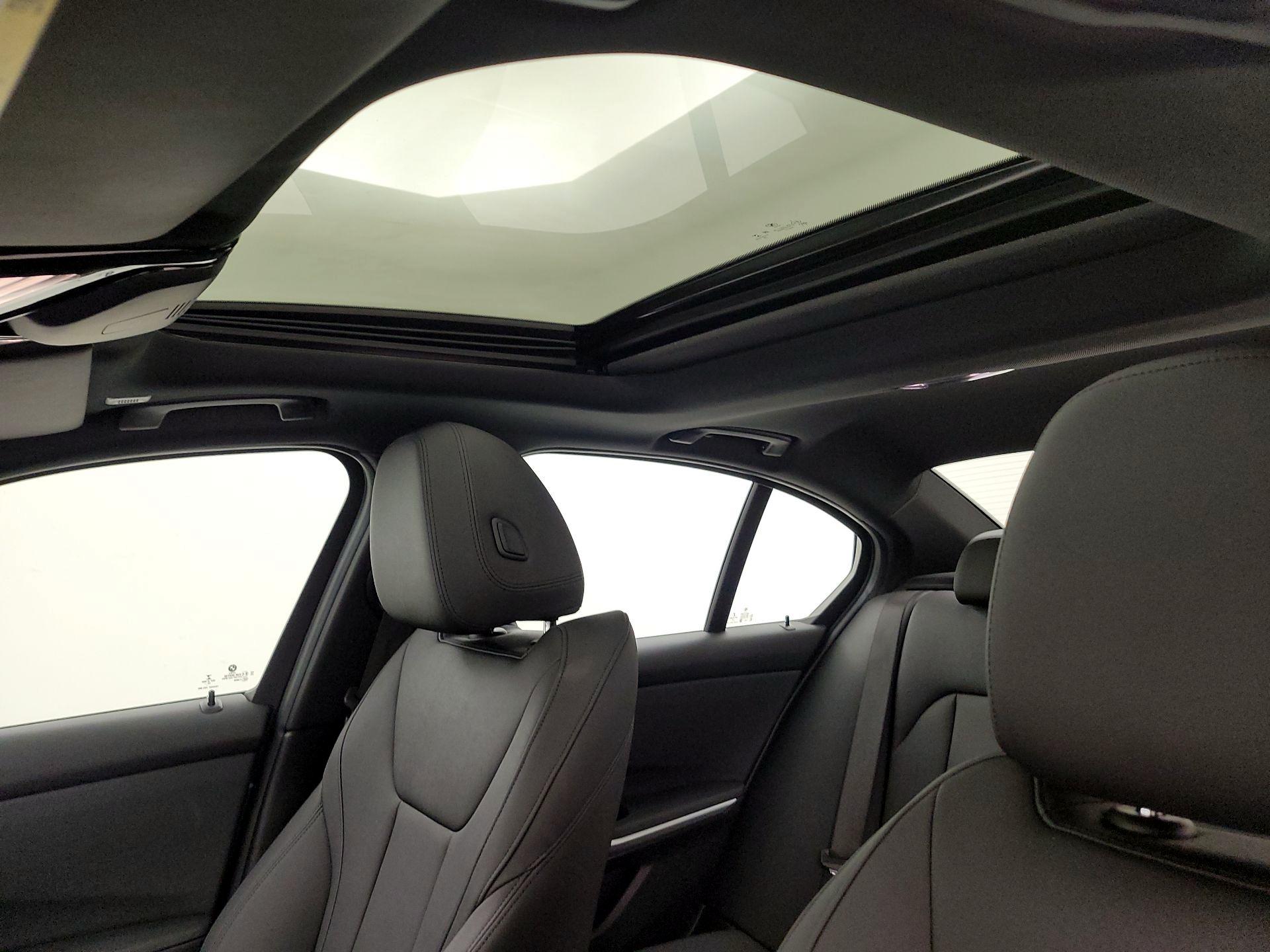 Thumbnail: 2021 BMW 3 Series - 20