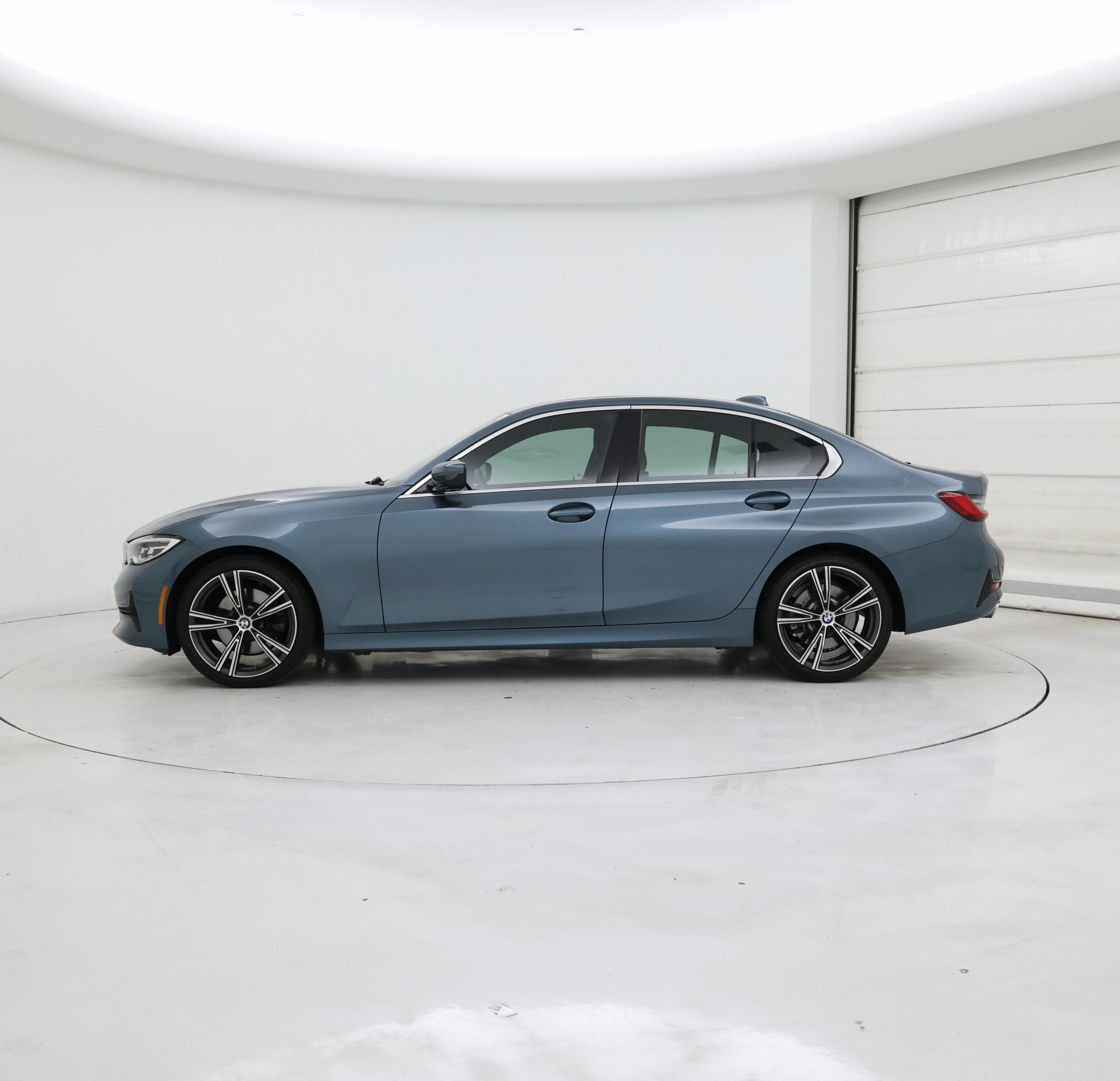 Thumbnail: 2021 BMW 3 Series - 3