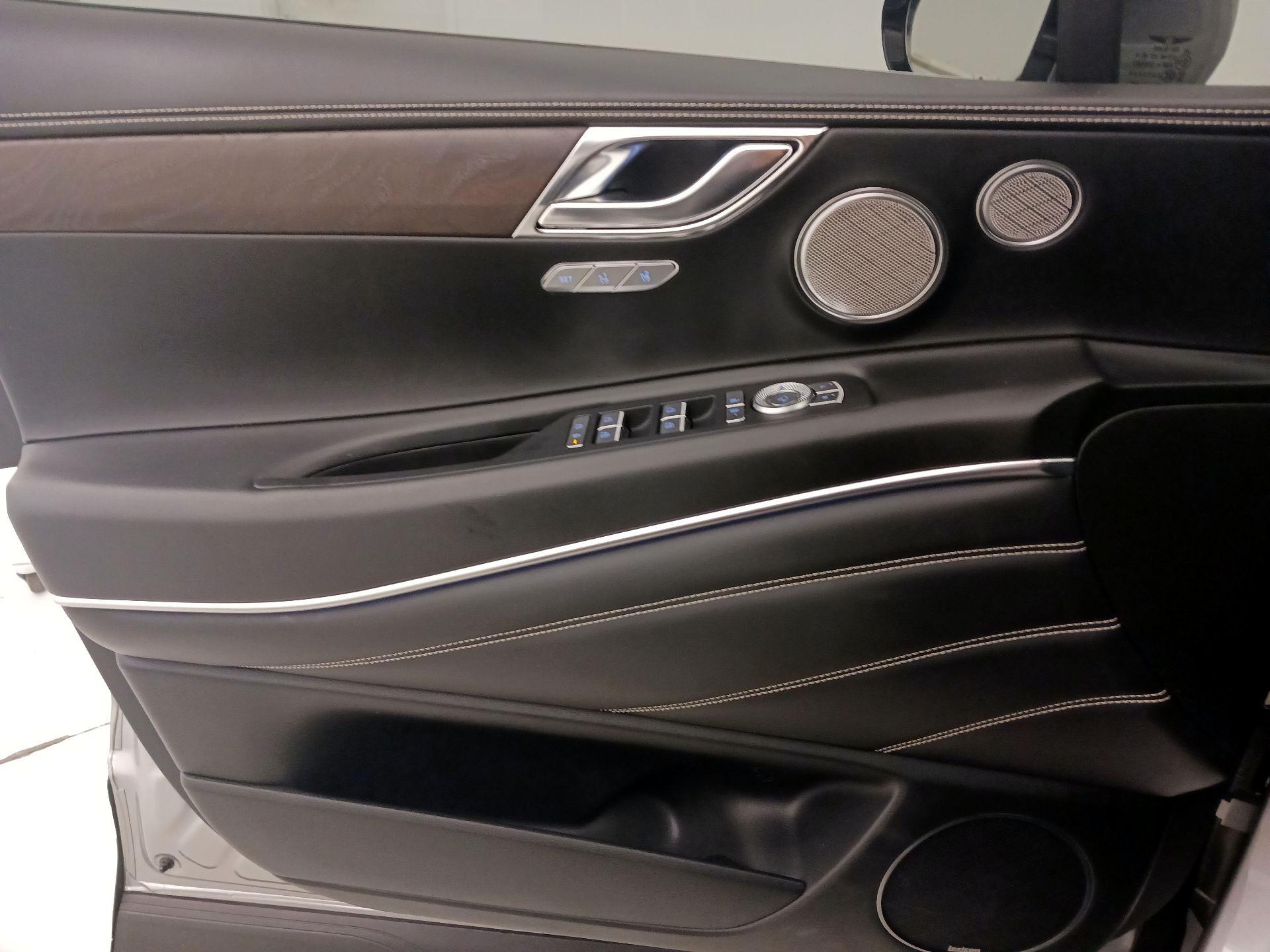 Thumbnail: 2024 Genesis GV80 - 12