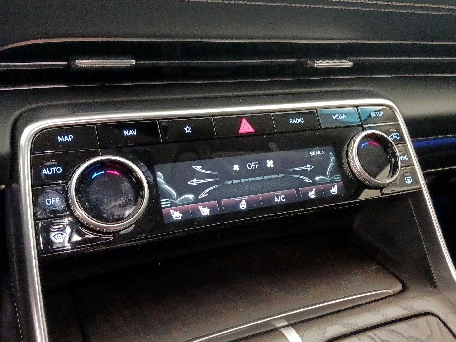 Thumbnail: 2024 Genesis GV80 - 17