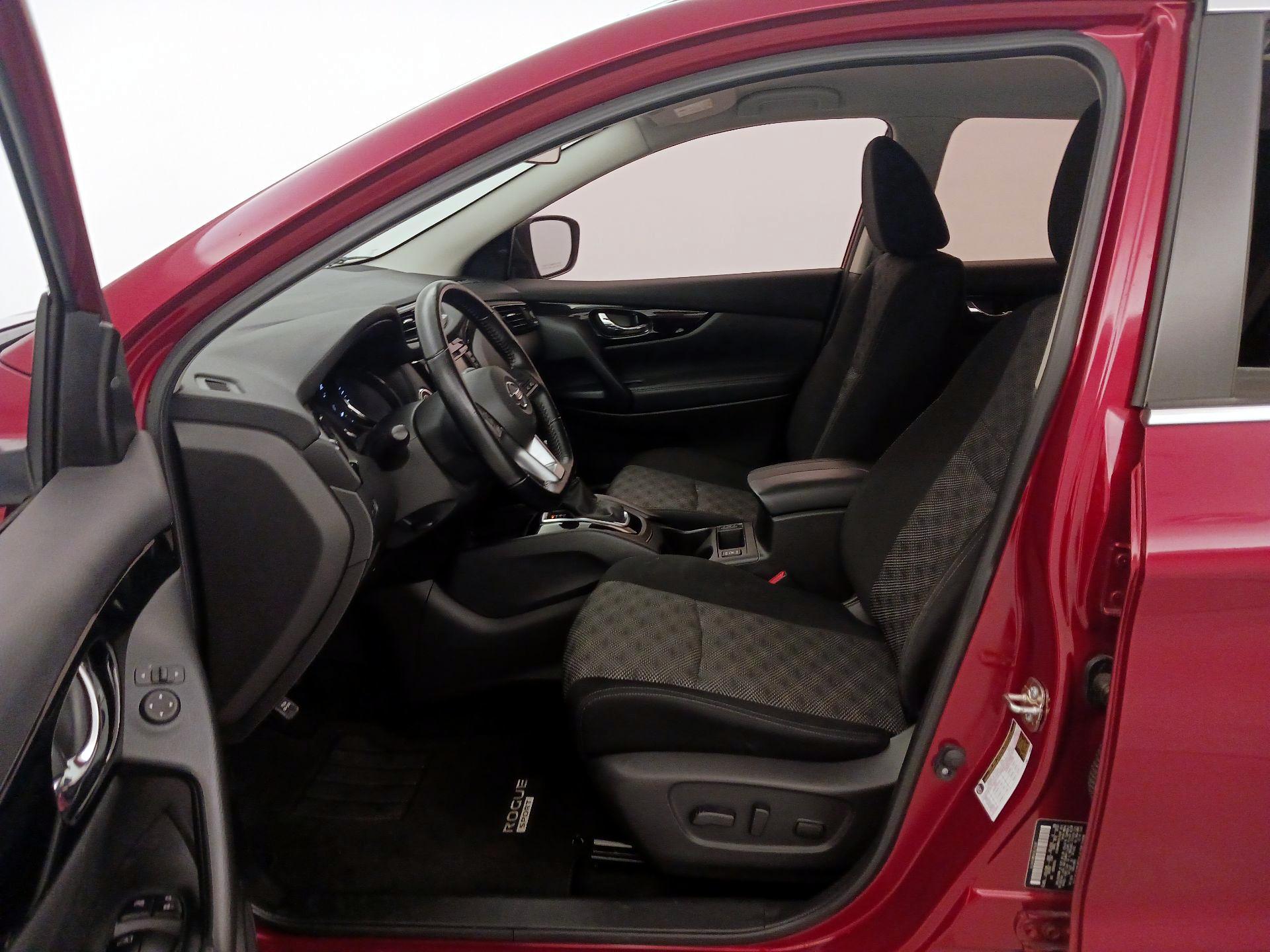 Thumbnail: 2022 Nissan Rogue Sport - 11