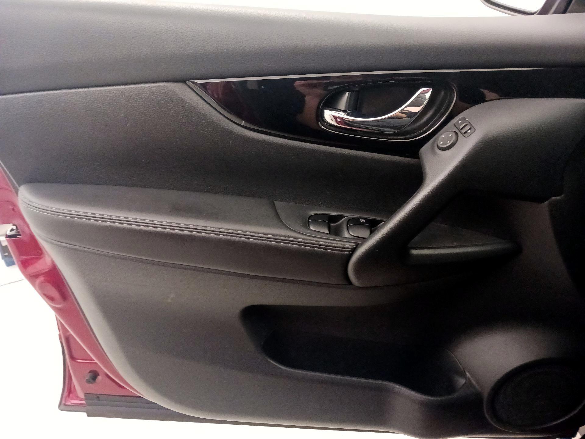 Thumbnail: 2022 Nissan Rogue Sport - 12