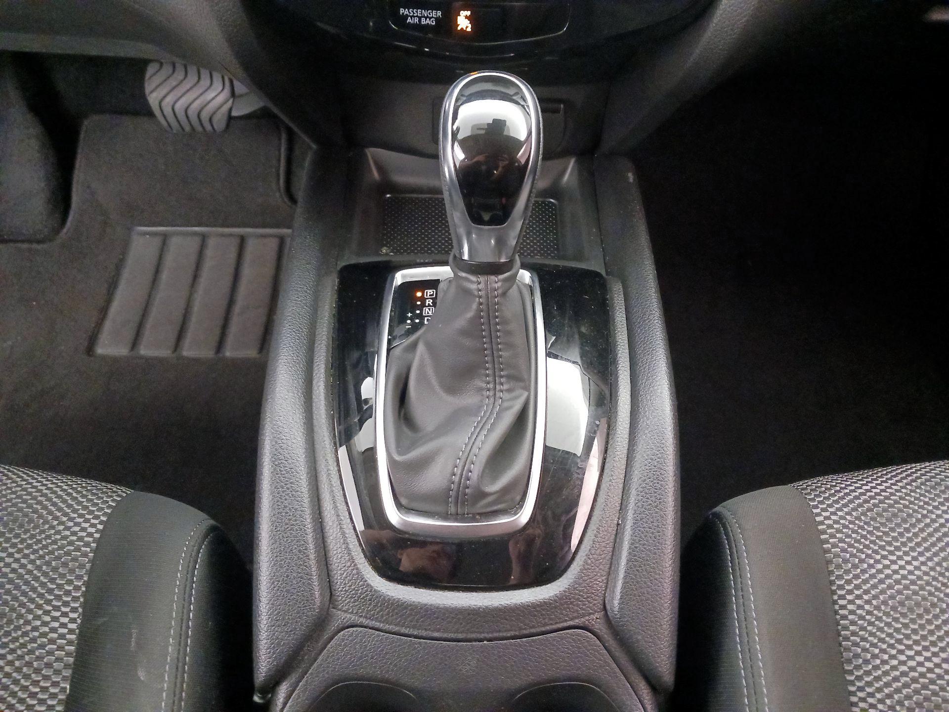 Thumbnail: 2022 Nissan Rogue Sport - 17