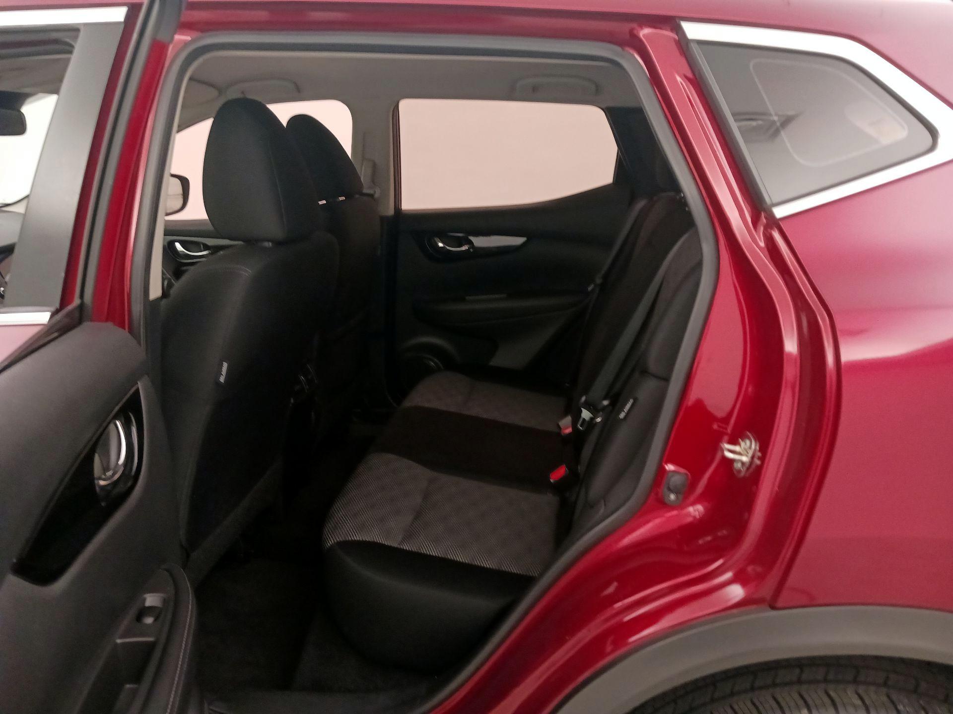 Thumbnail: 2022 Nissan Rogue Sport - 19