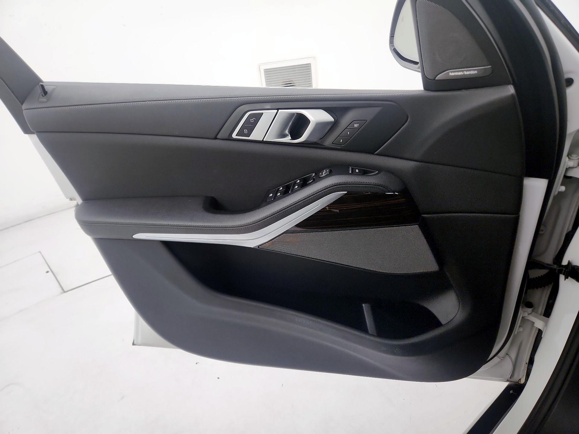 Thumbnail: 2020 BMW X5 - 12