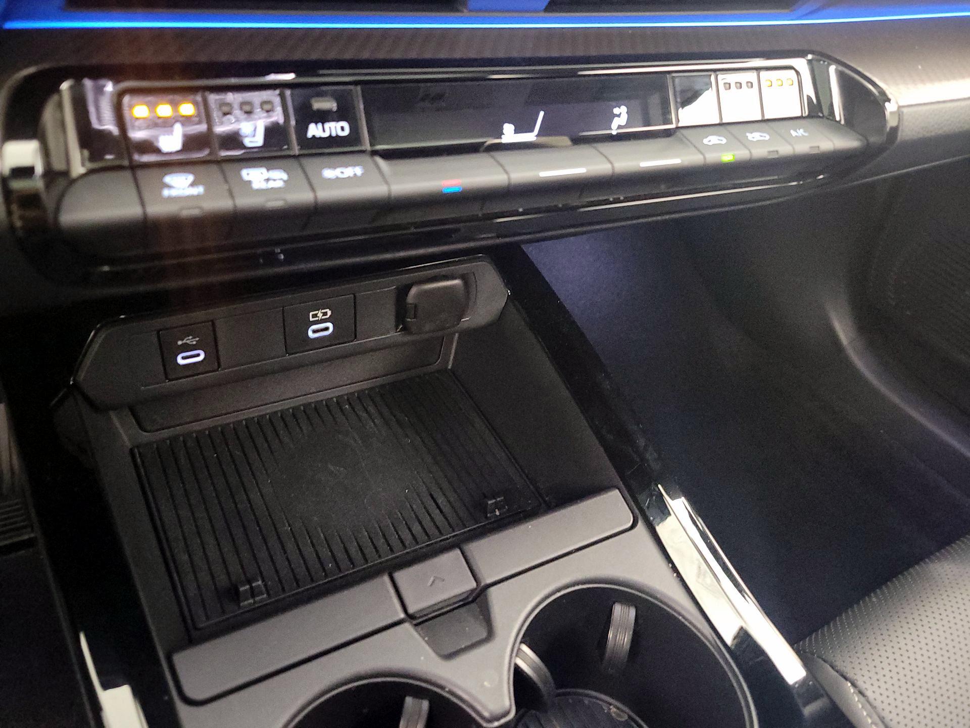 Thumbnail: 2024 Toyota Prius - 16