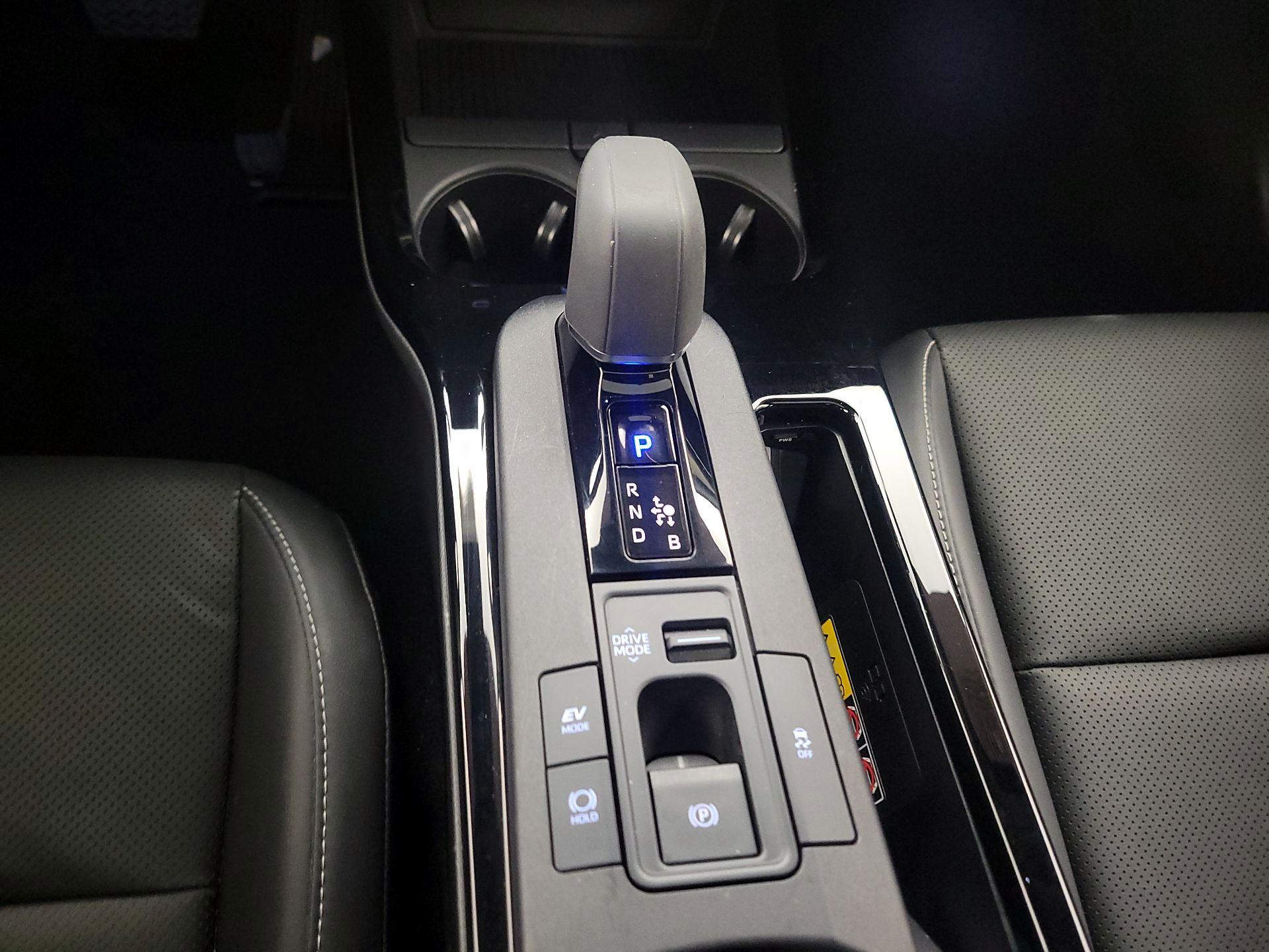 Thumbnail: 2024 Toyota Prius - 17