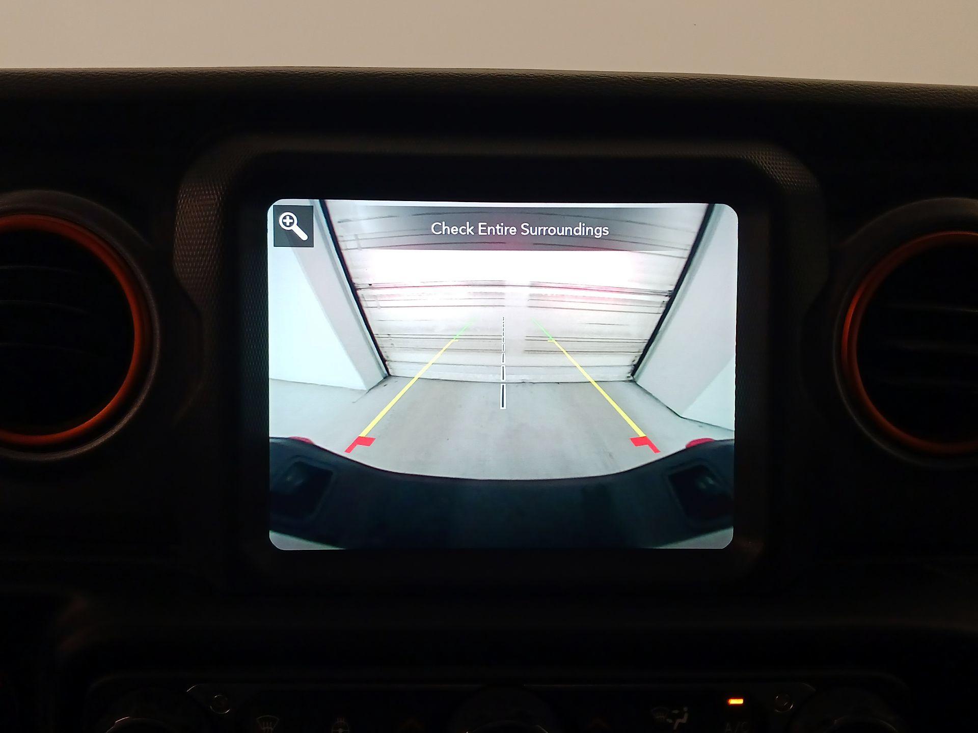 Thumbnail: 2021 Jeep Gladiator - 15