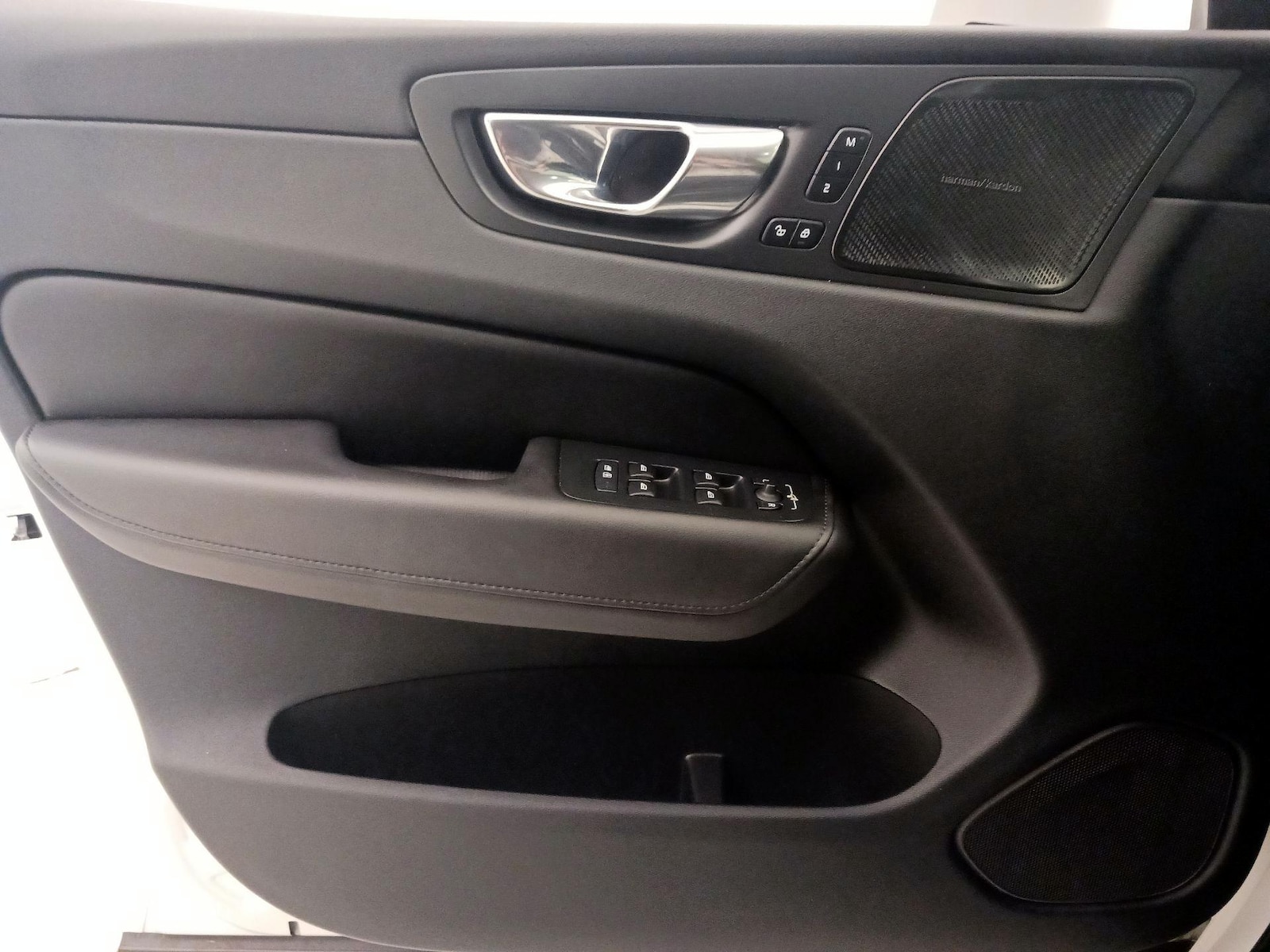 2023 Volvo XC60 Plus - Photo 13