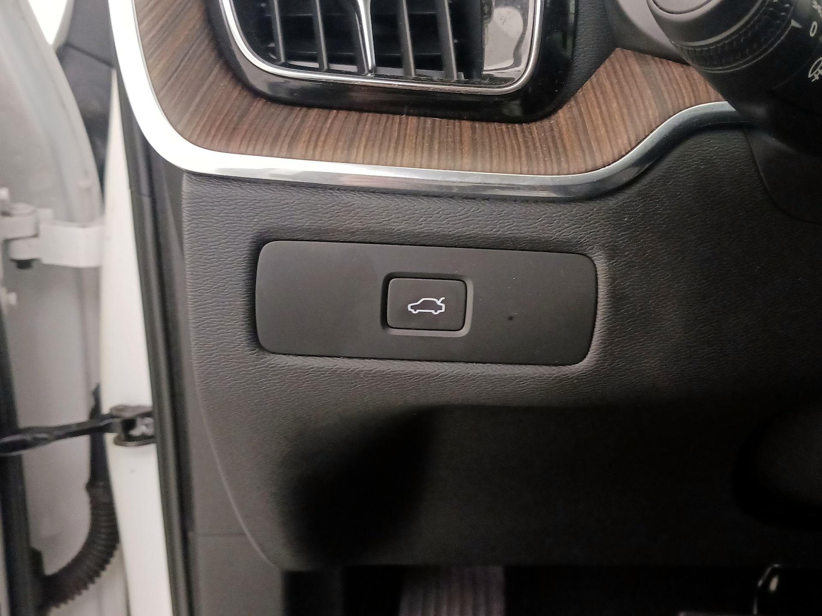 2023 Volvo XC60 Plus - Photo 14