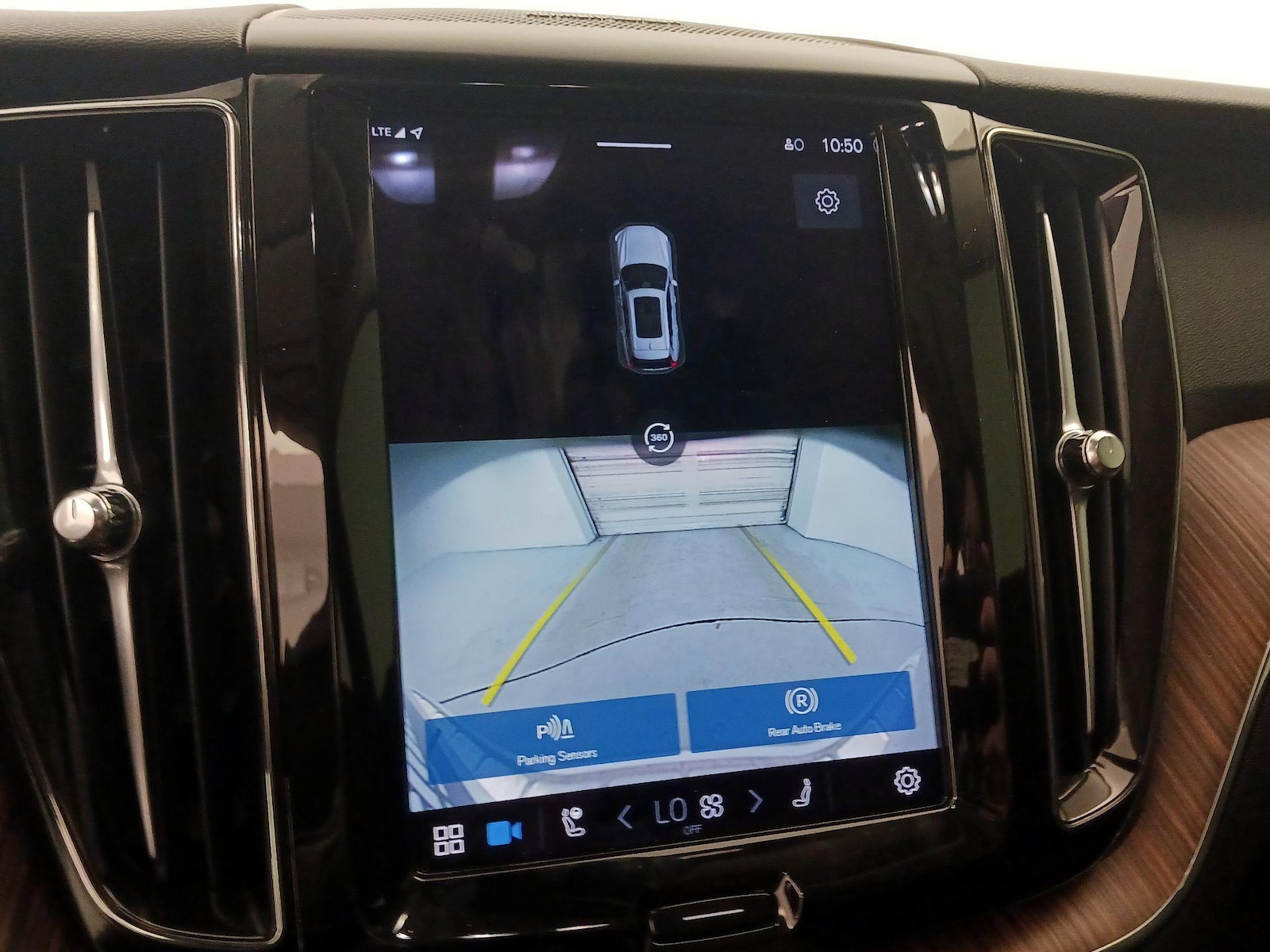 2023 Volvo XC60 Plus - Photo 16