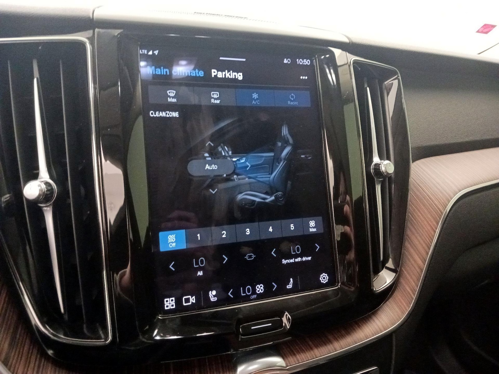 2023 Volvo XC60 Plus - Photo 18