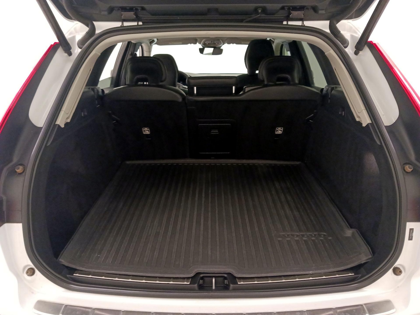 2023 Volvo XC60 Plus - Photo 23