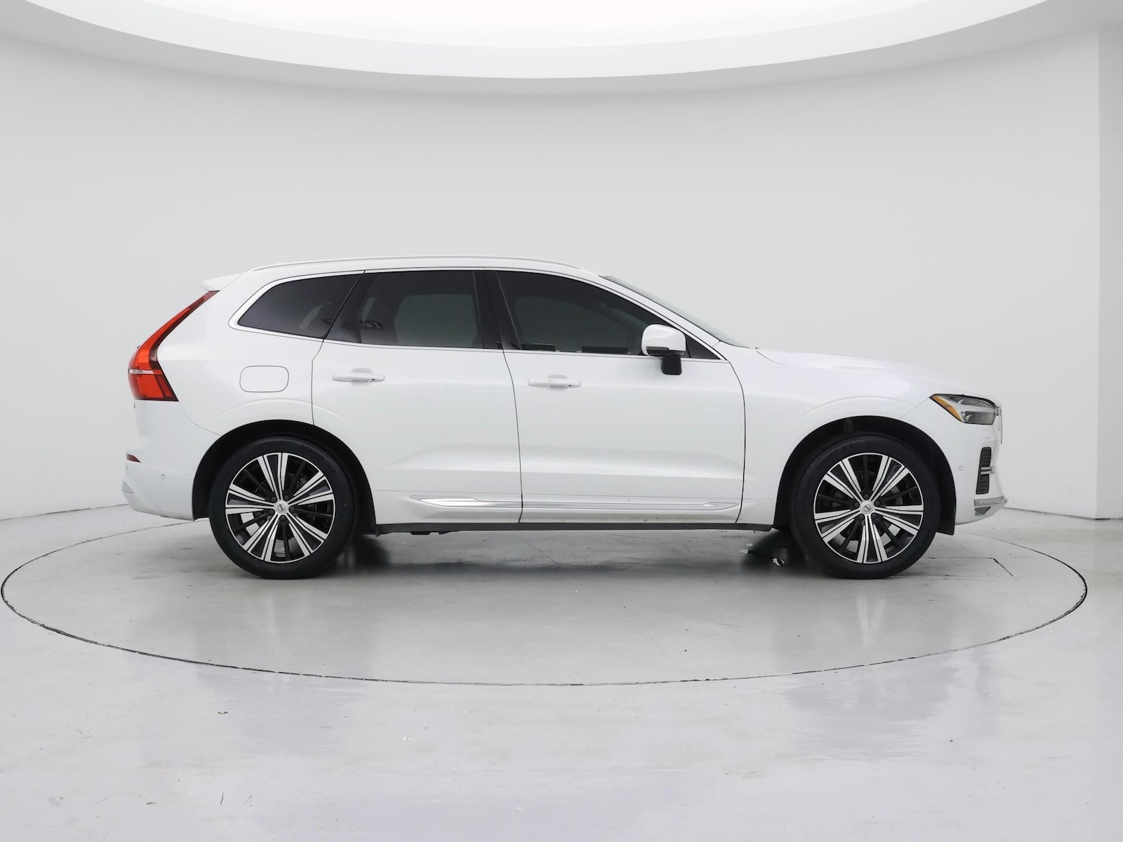 2023 Volvo XC60 Plus - Photo 8