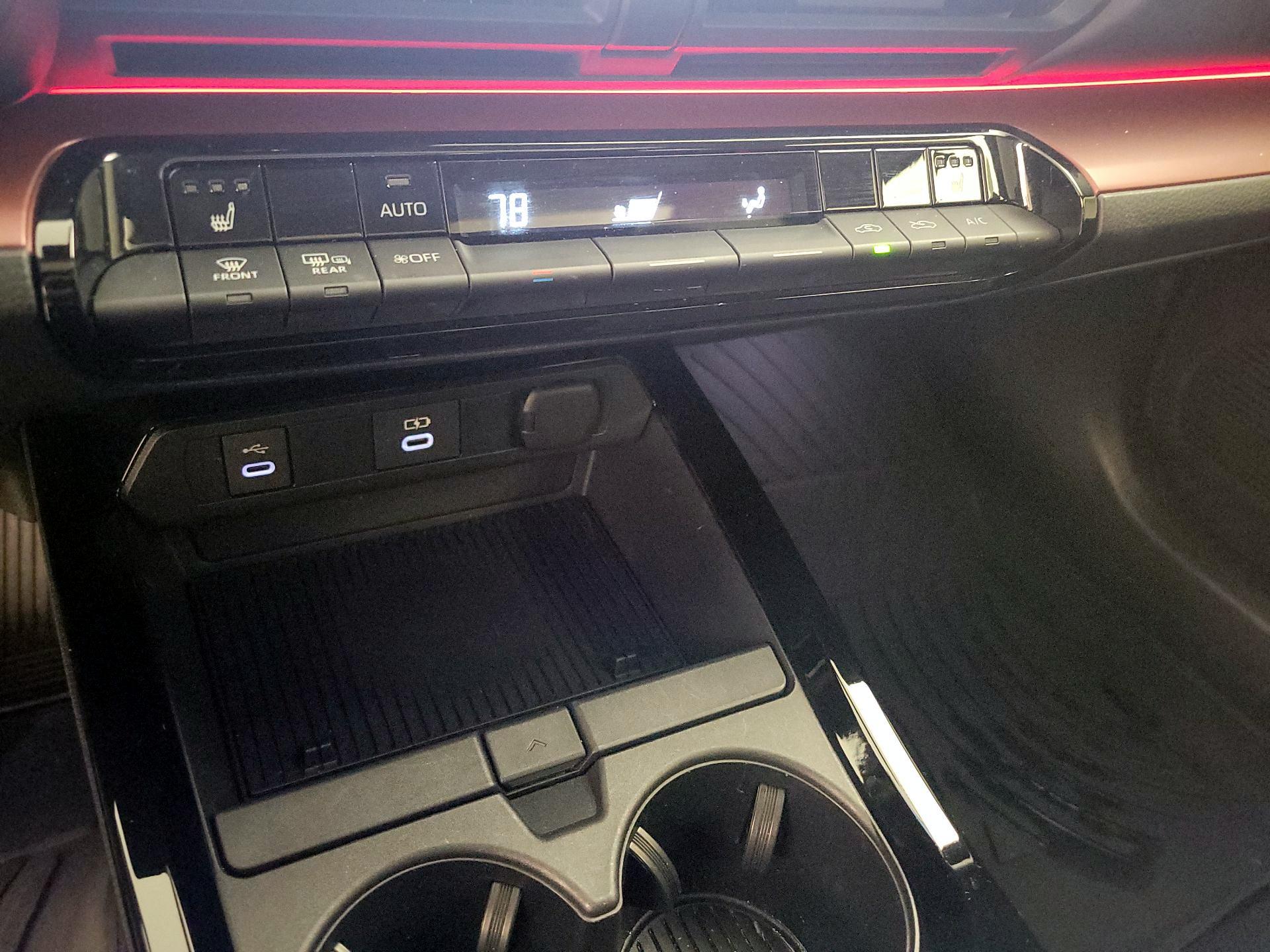 Thumbnail: 2024 Toyota Prius Prime - 16