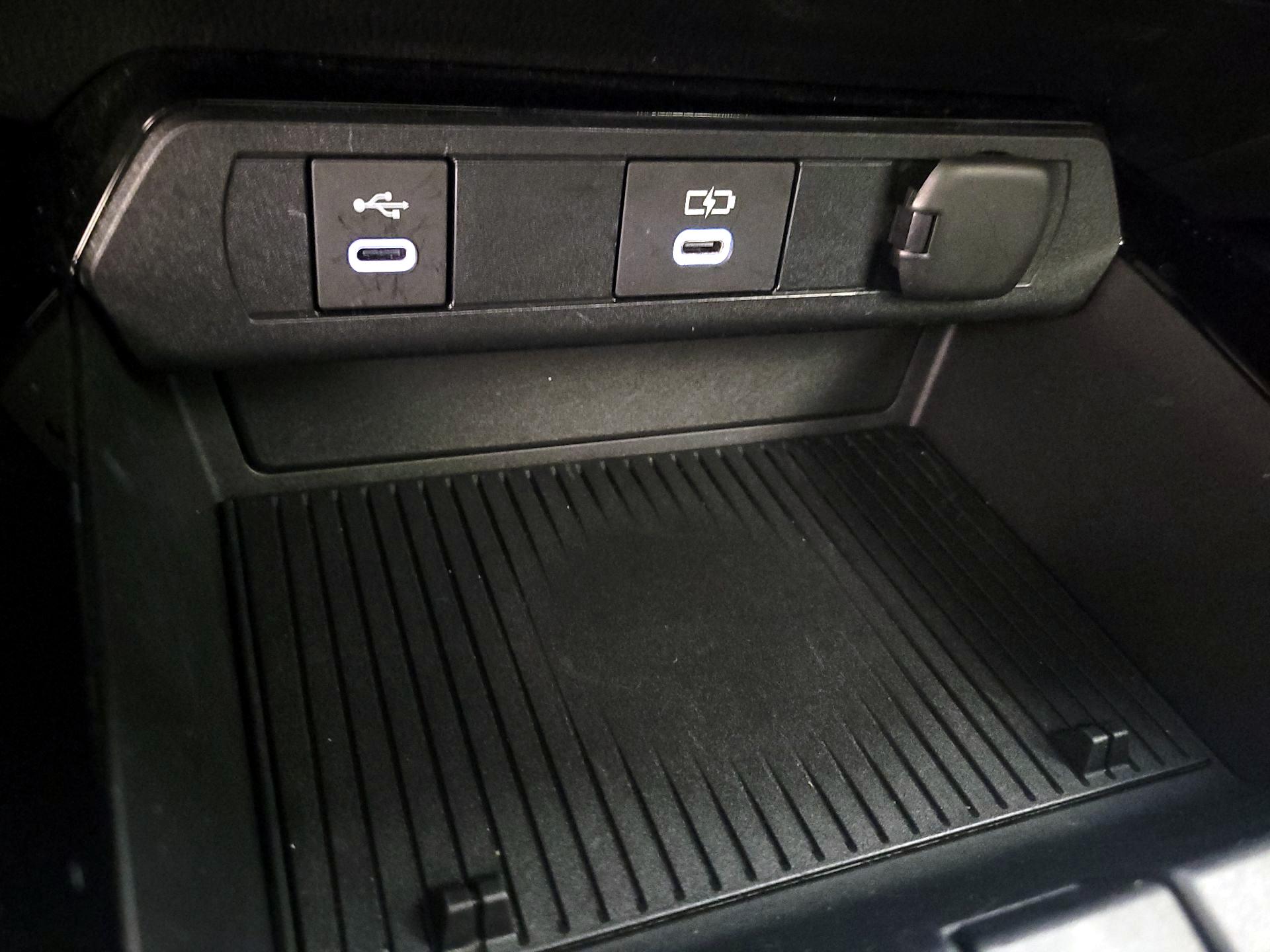 Thumbnail: 2024 Toyota Prius Prime - 18