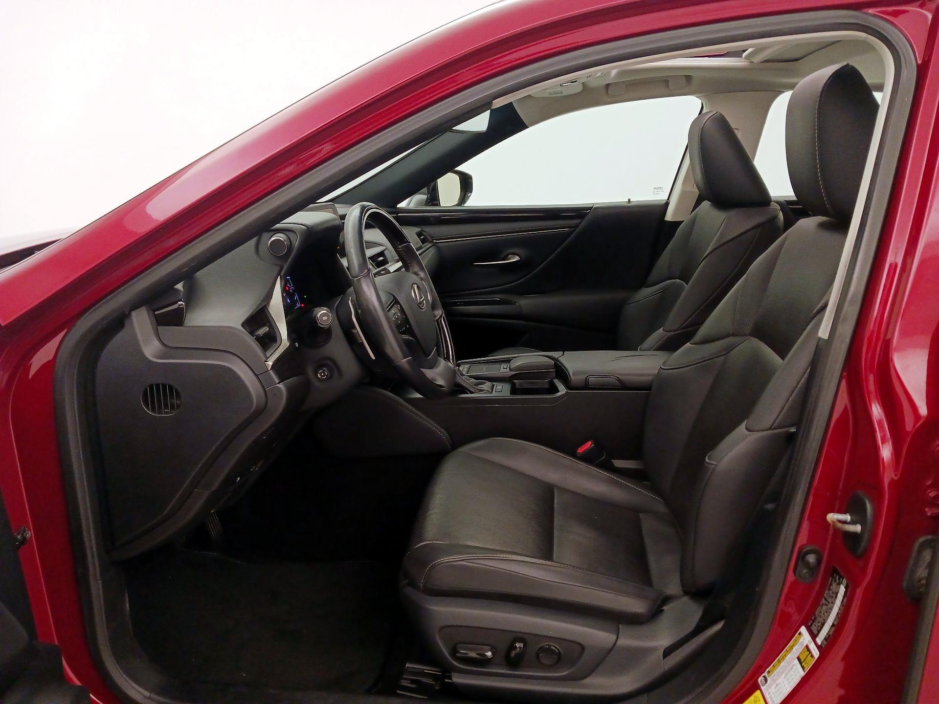 Thumbnail: 2020 Lexus ES - 11