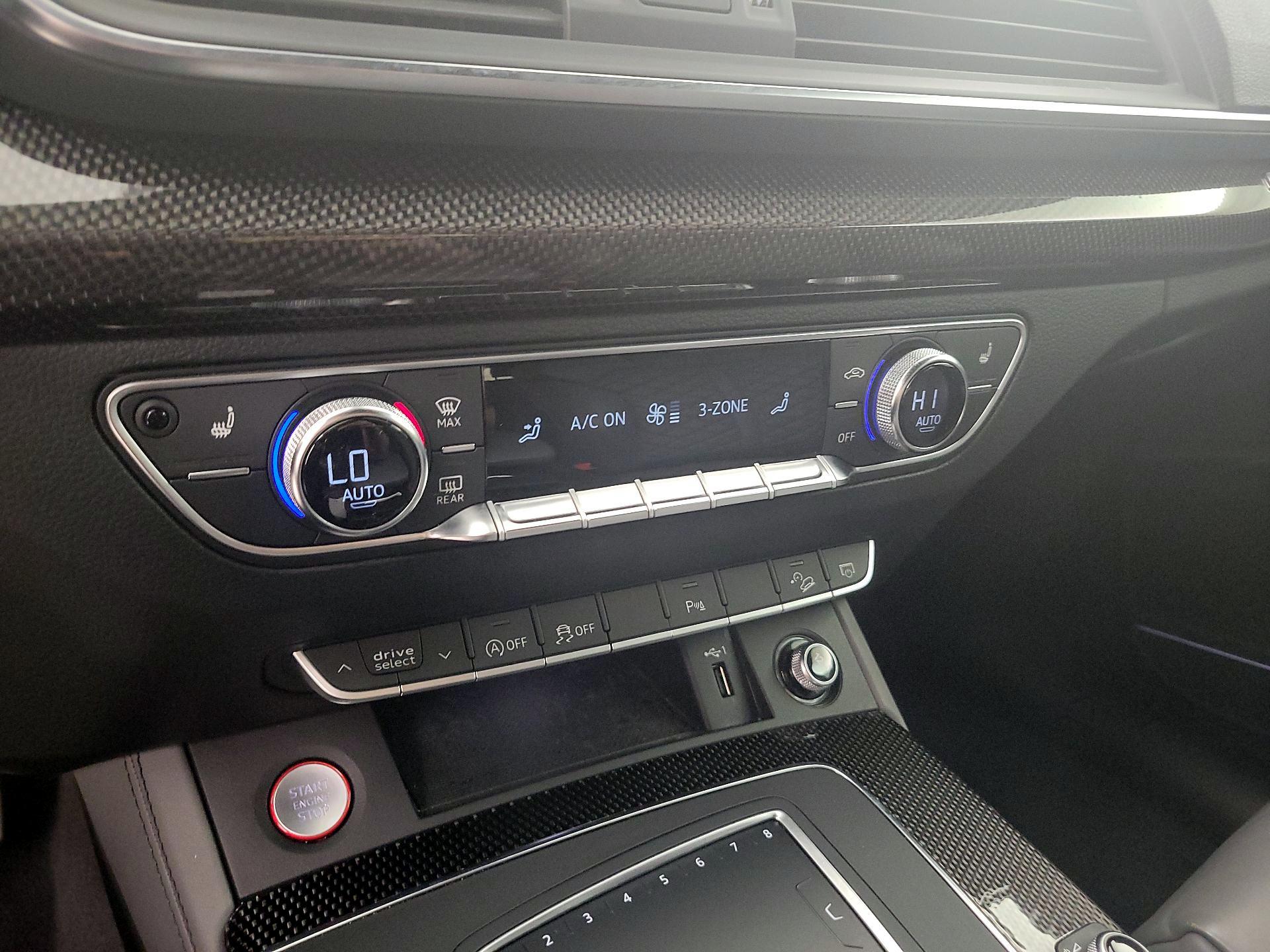 Thumbnail: 2020 Audi SQ5 - 17