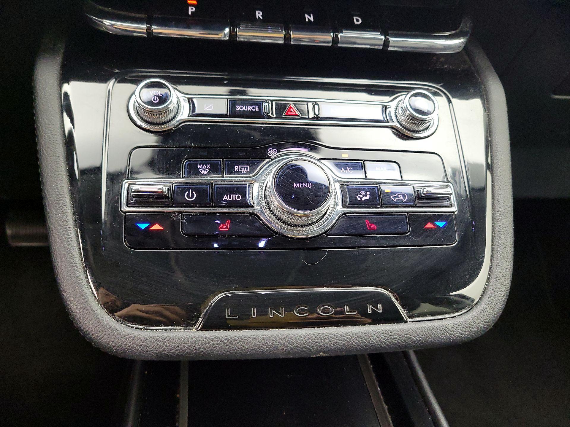 Thumbnail: 2022 Lincoln Corsair - 16