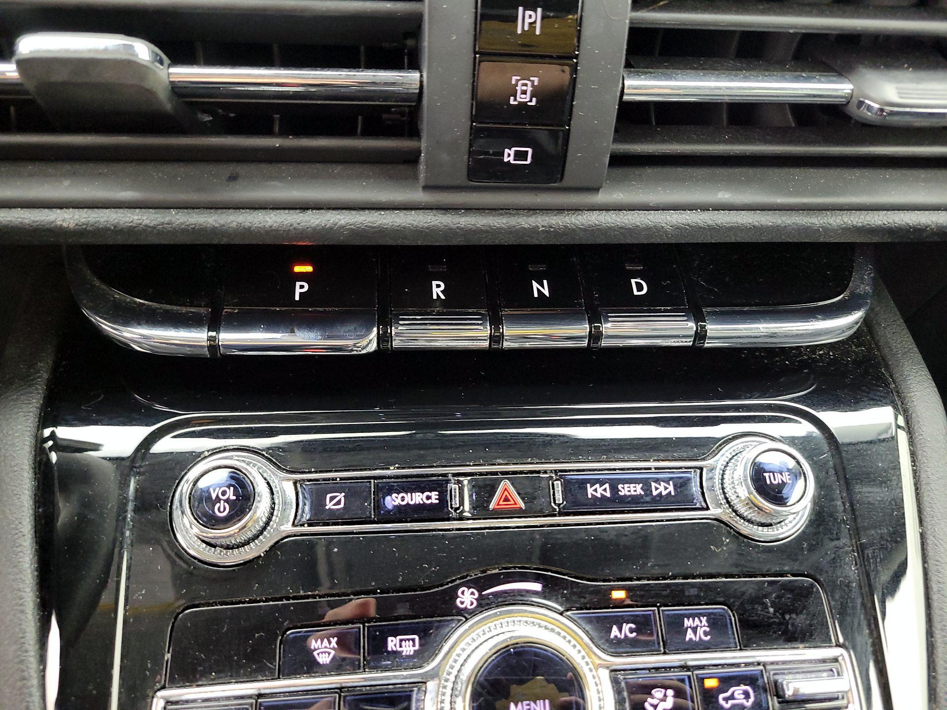 Thumbnail: 2022 Lincoln Corsair - 17