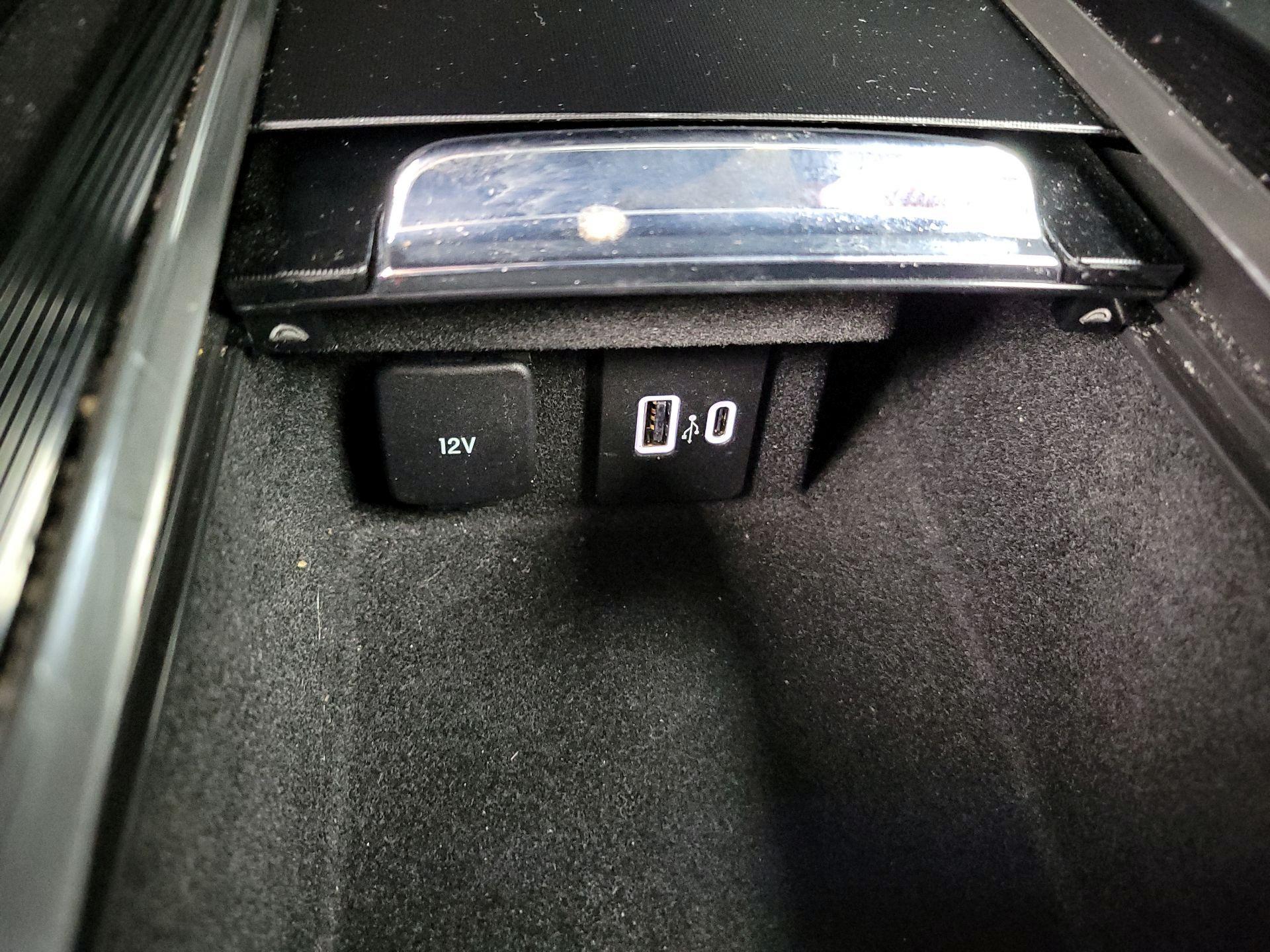 Thumbnail: 2022 Lincoln Corsair - 18