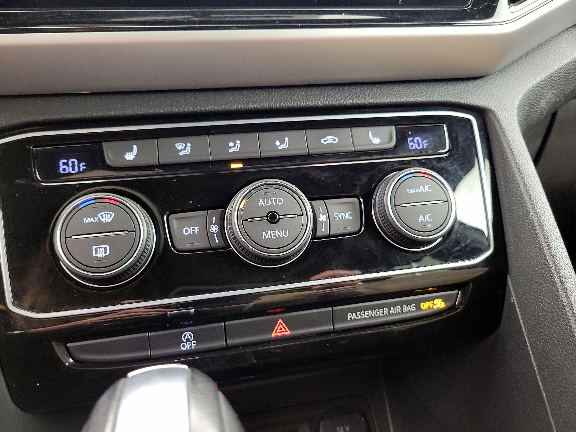 Thumbnail: 2022 Volkswagen Atlas - 16