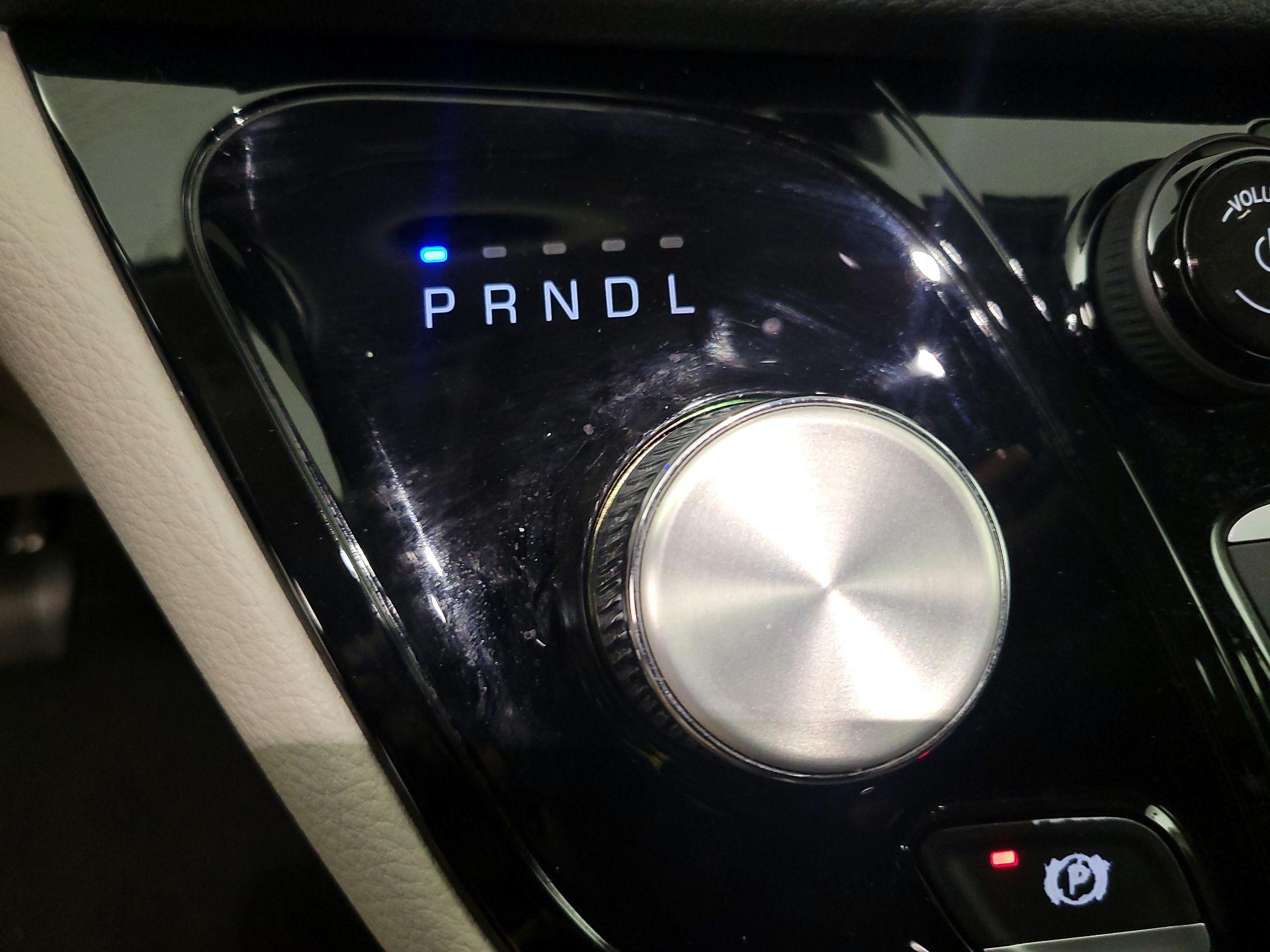 Thumbnail: 2023 Chrysler Pacifica - 17