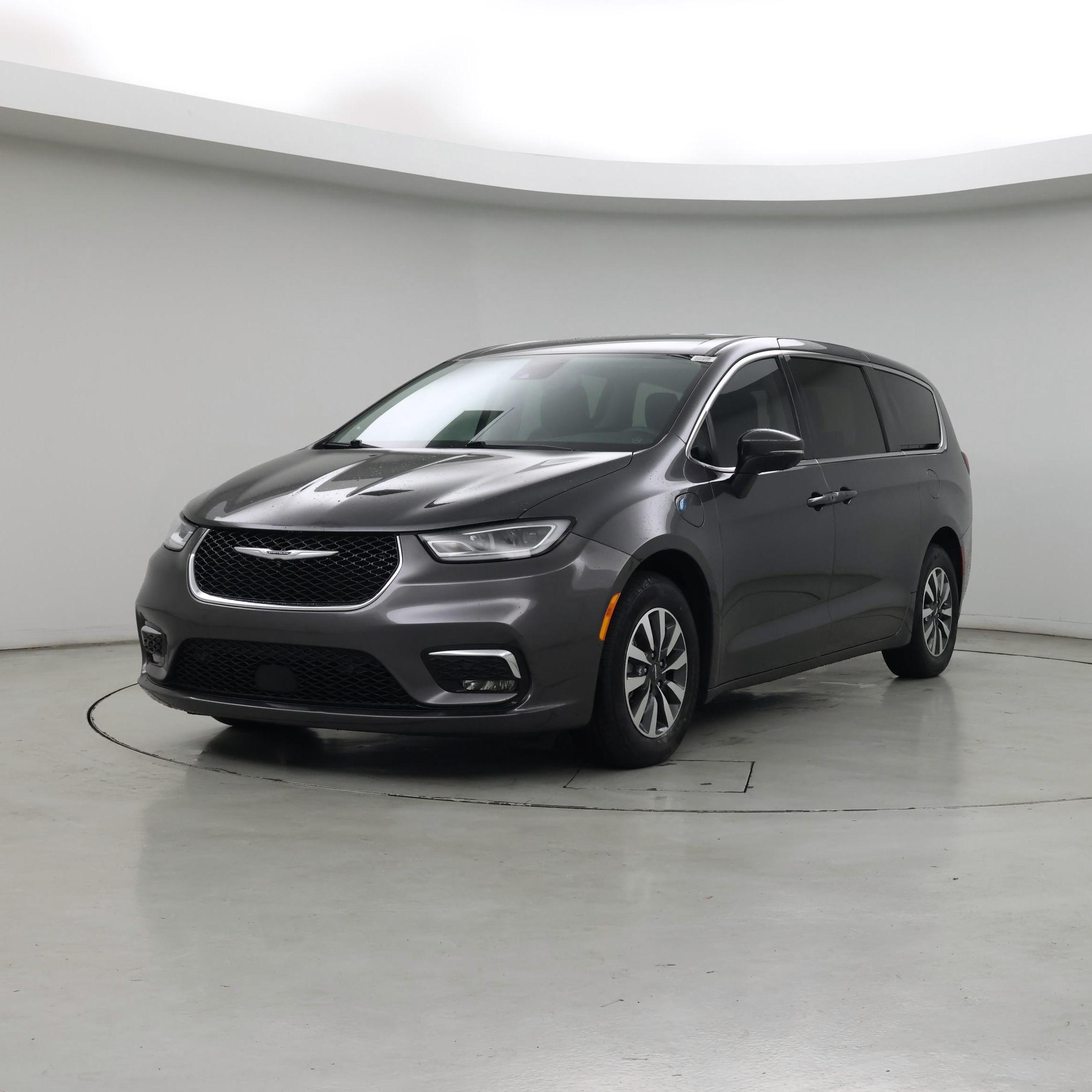 Thumbnail: 2023 Chrysler Pacifica - 4