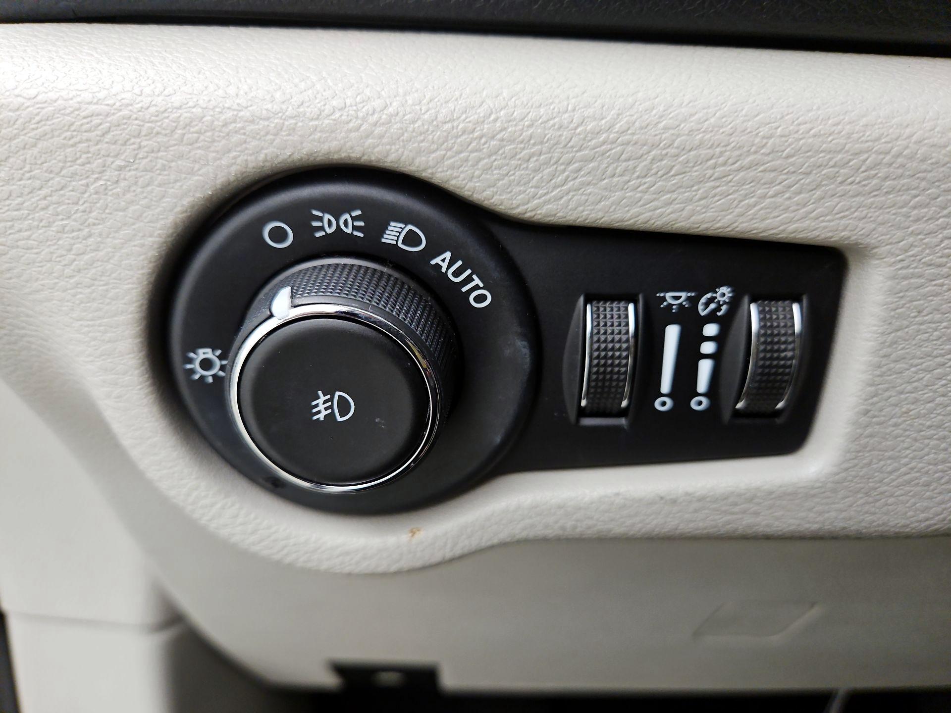 Thumbnail: 2020 Chrysler Pacifica - 13