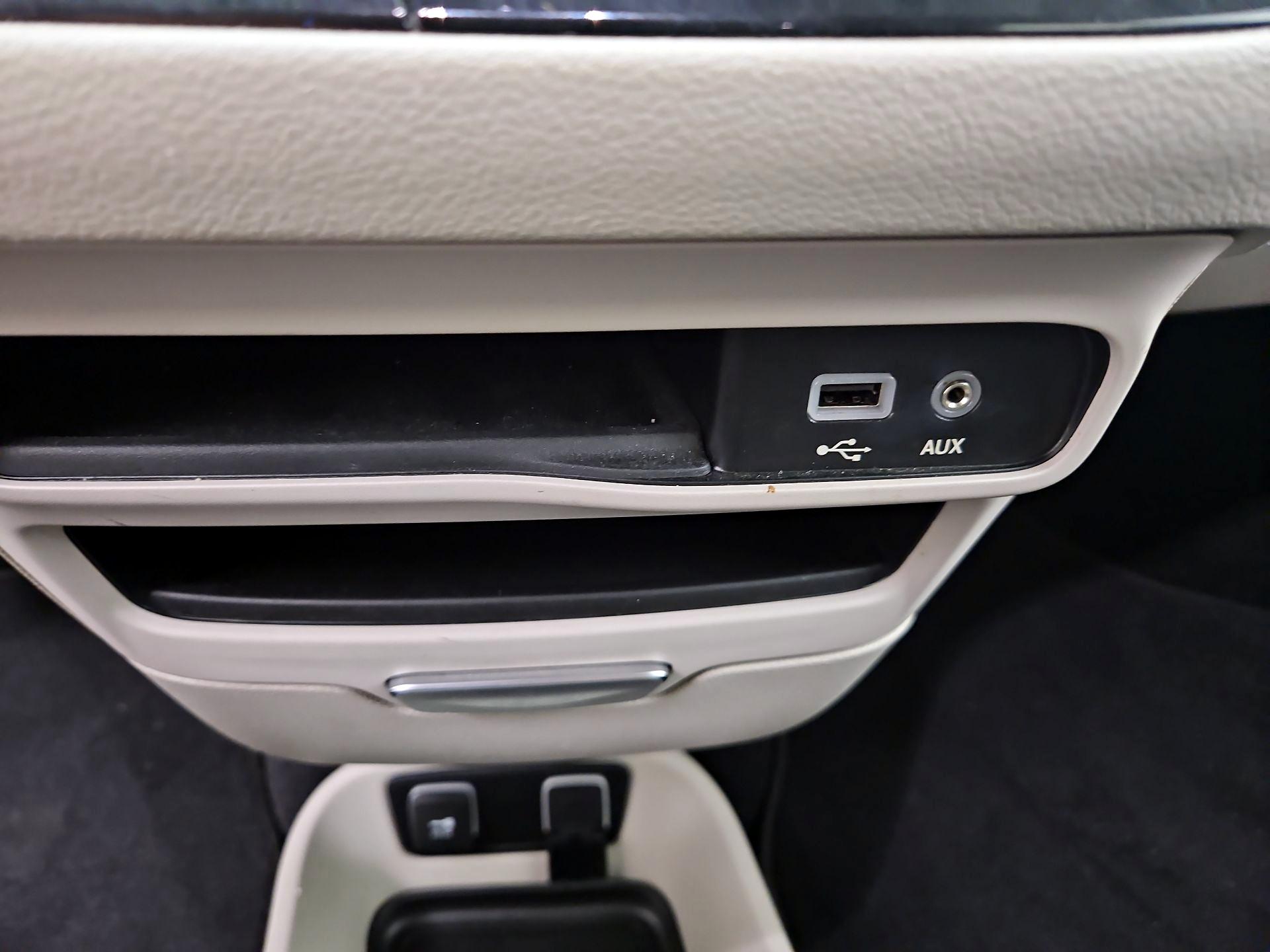 Thumbnail: 2020 Chrysler Pacifica - 19